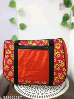 Chic Women's Lightweight Floral Handbag In Pristine Condition