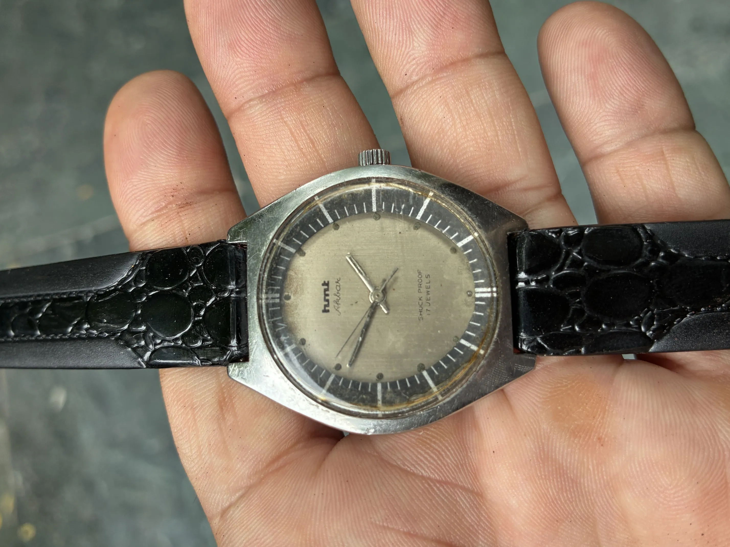 Buy used HMT Akbar Vintage Mechanical Men's Watch Silver 17 Jewels online on Resellpur