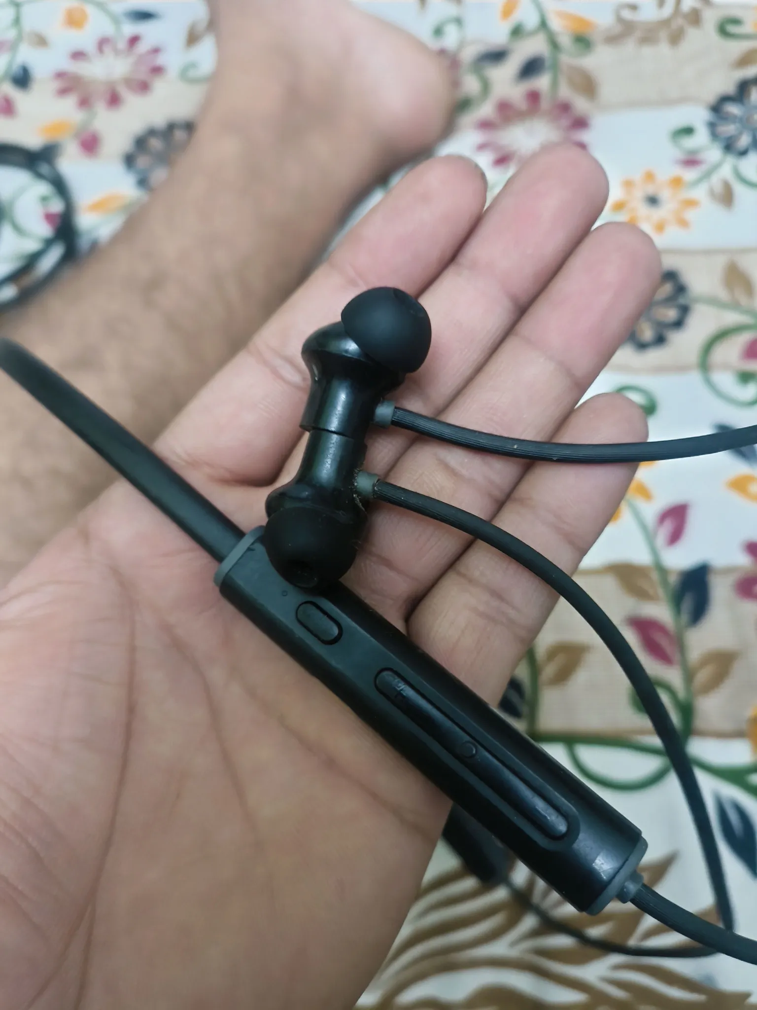 Buy used Realme 5 anc online on Resellpur