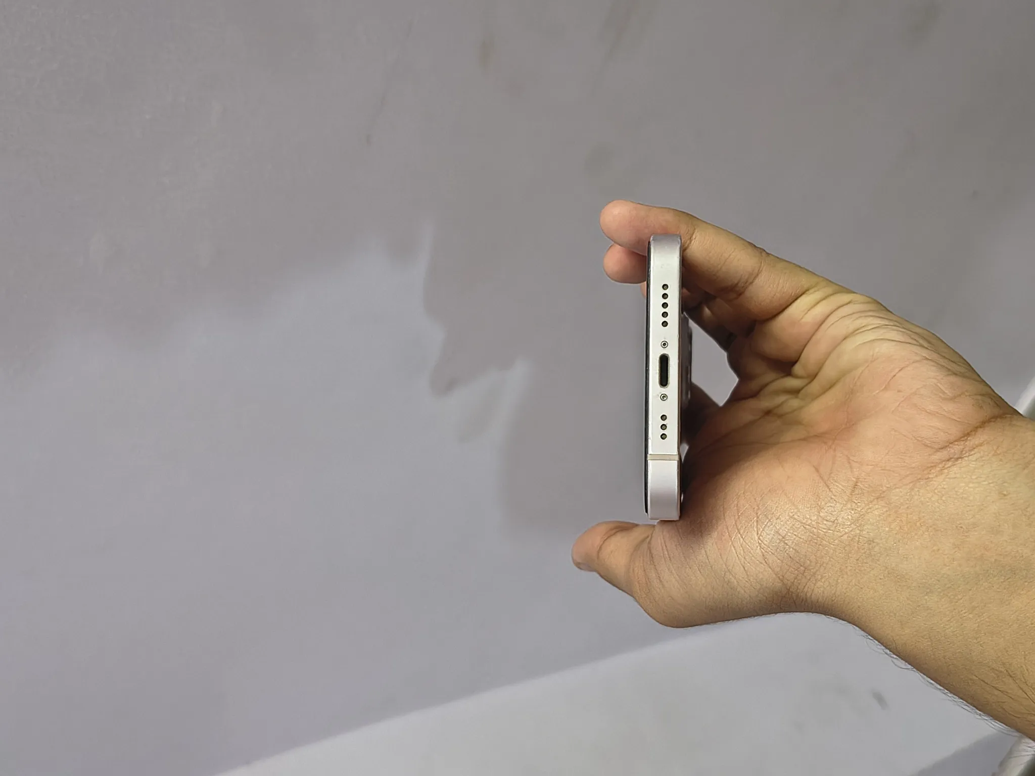 Buy used Apple Iphone 13 - Used - Unisex - Smartphone - Silver - 128GB - Battery Health 85% online on Resellpur