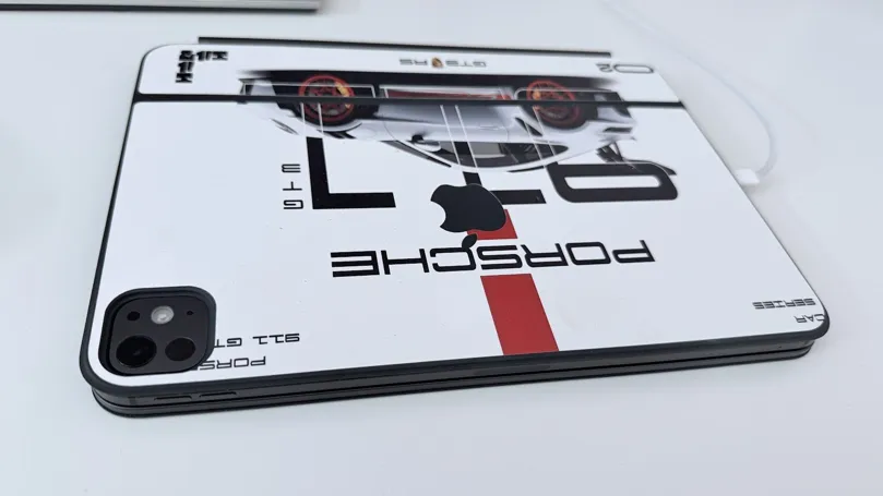 Buy used Apple Ipad Pro M5 11 Inch Cellular Black 256GB With Magic Keyboard - Excellent Condition online on Resellpur