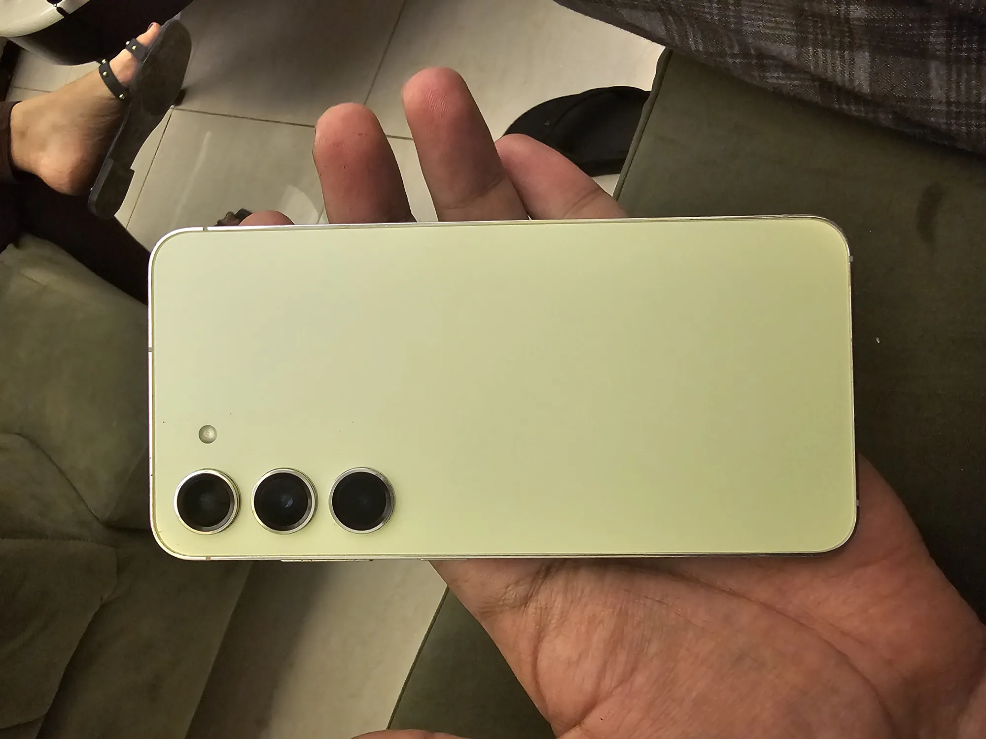 Buy used Samsung S23 5G - Amazing Condition Smartphone - Lime - 128GB - 8GB RAM online on Resellpur