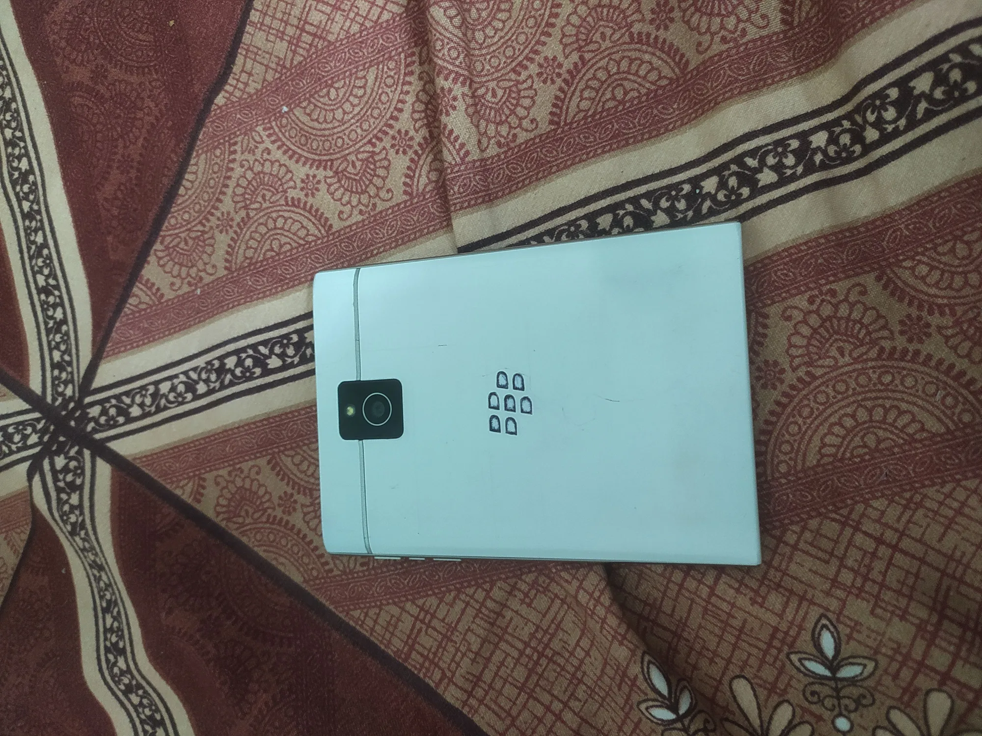 Sold second hand Blackberry Passport - Top Condition - Smartphone - White - 4GB RAM - 32GB Storage on Resellpur