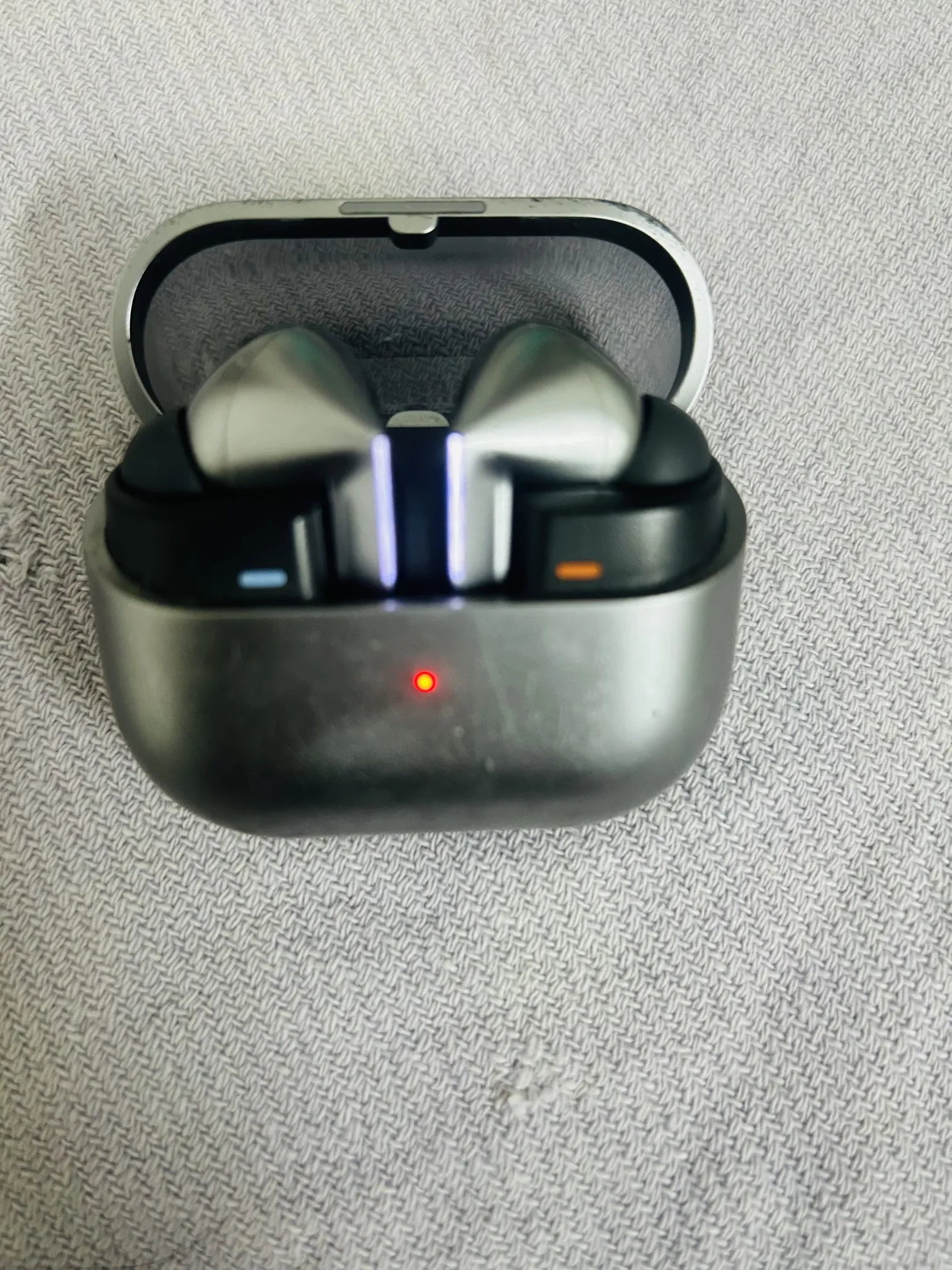 Buy used Samsung Galaxy Buds3 Pro Good Condition Wireless Earbuds Gray online on Resellpur