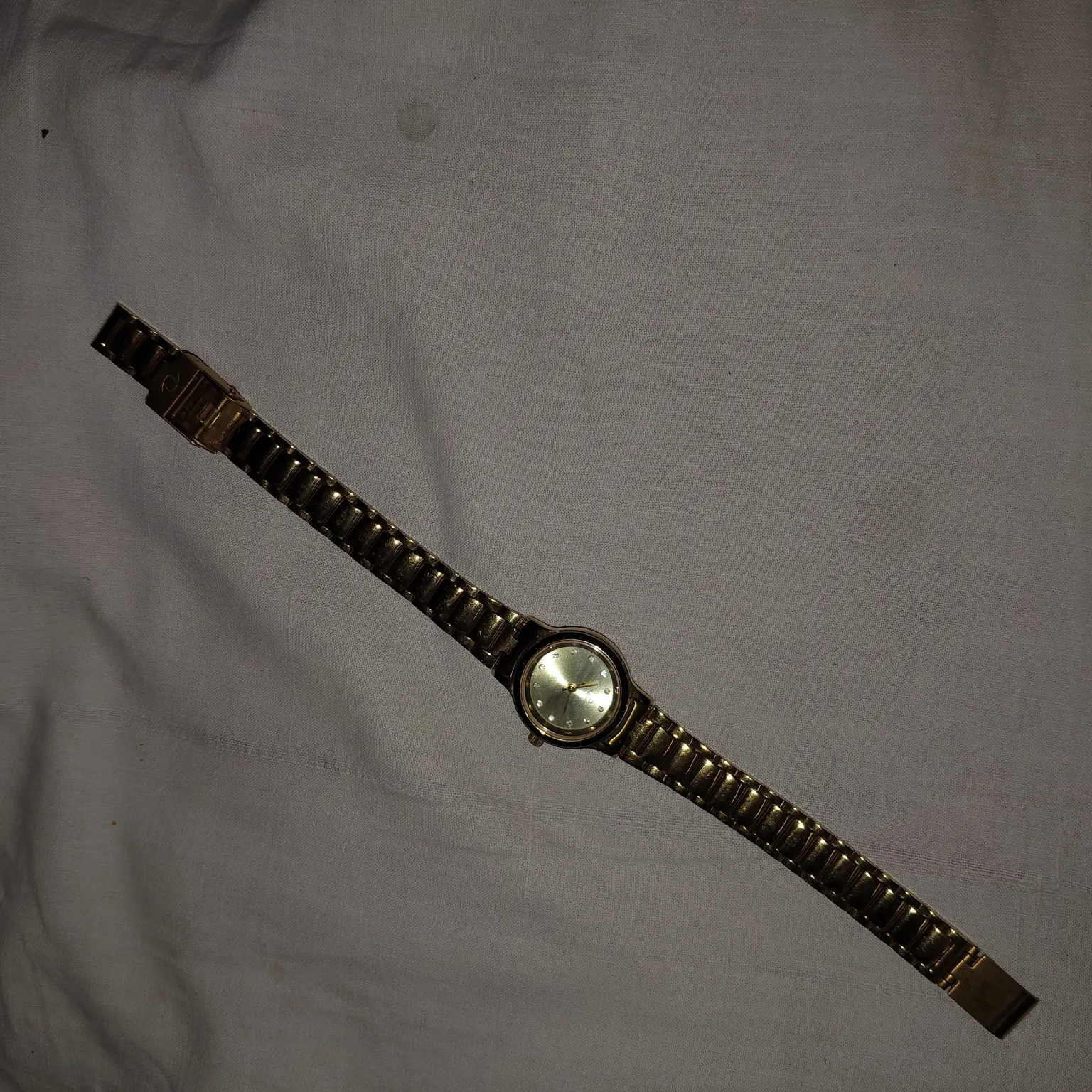 Buy used Maxima Women's Watch Gold Chain Elegant Design online on Resellpur