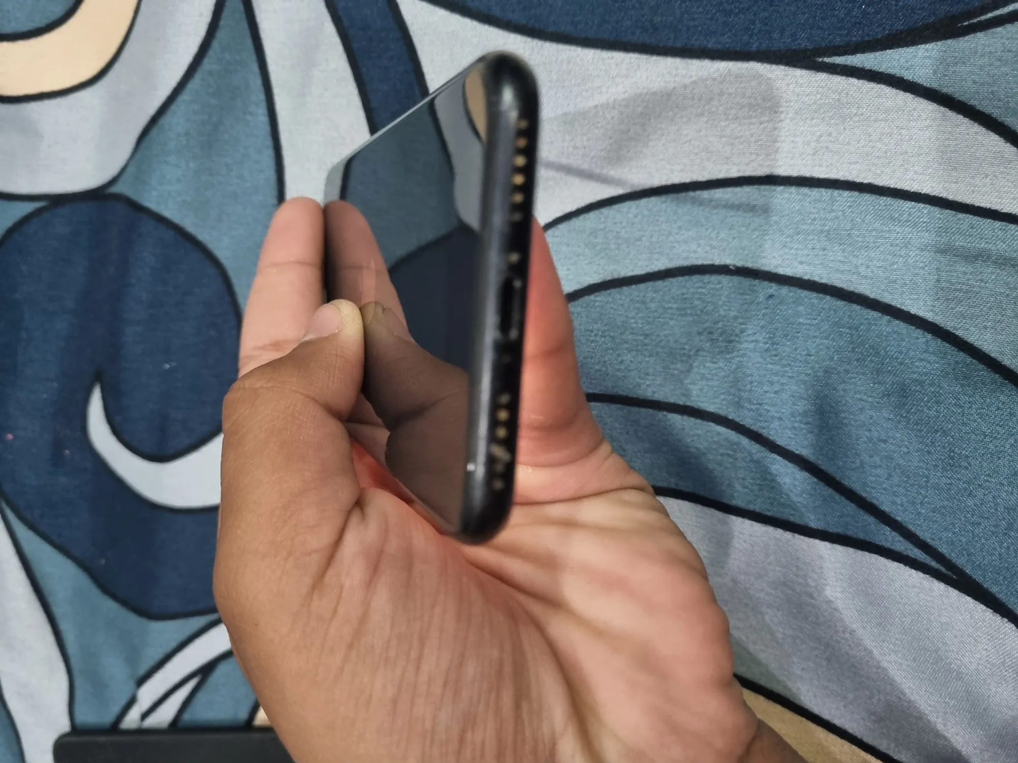 Buy used Apple Iphone SE 2 Good Condition 64GB Black online on Resellpur