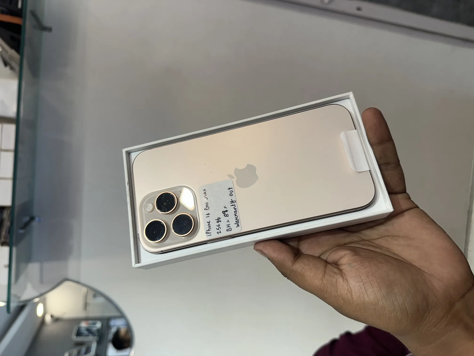 Apple Iphone 16 Pro Max 256GB, 89% Battery Health, Minimal Scratches