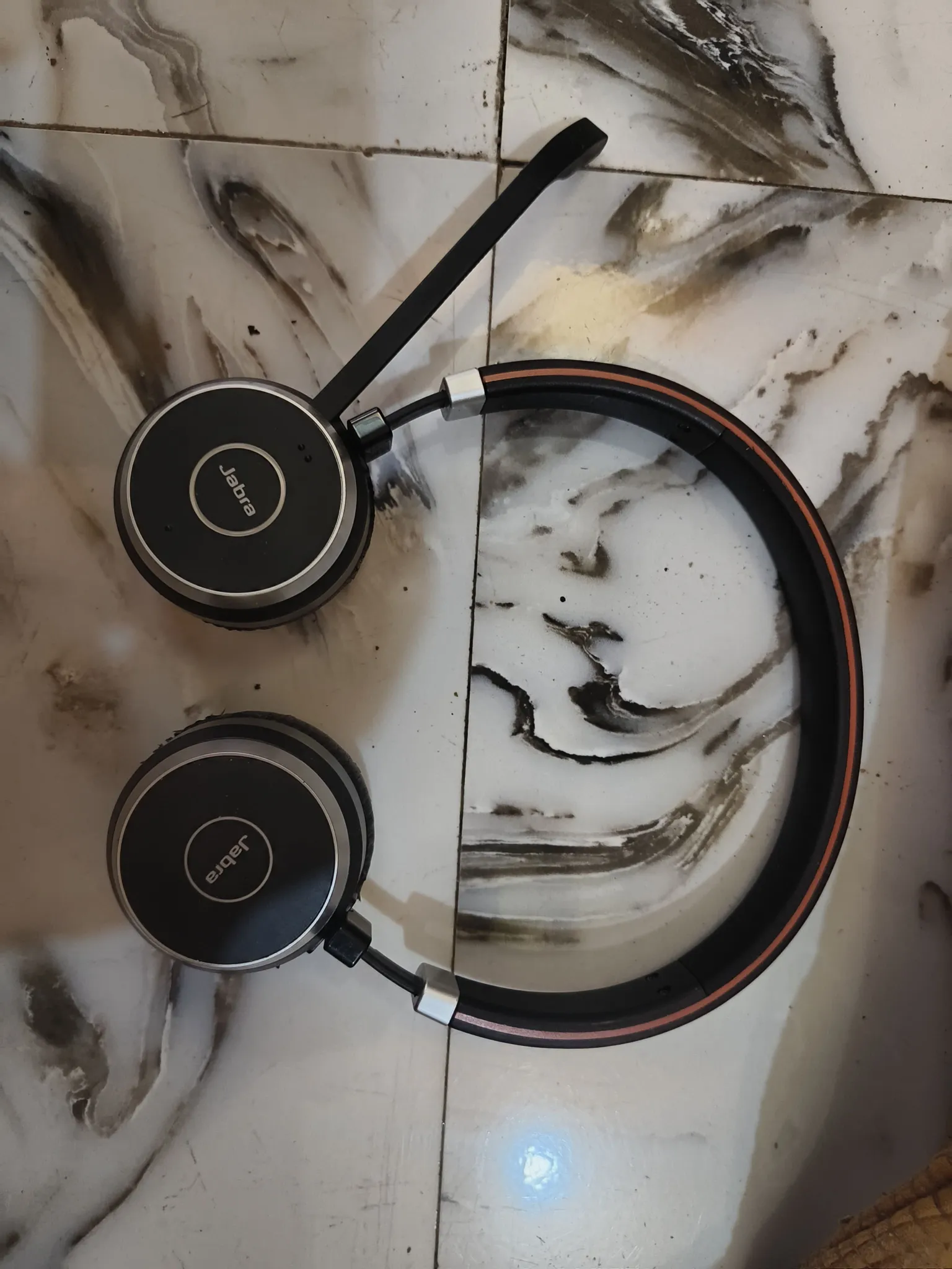 Buy used Jabra Evolve 65 SE Used Headphones Black With Charging Adapter online on Resellpur