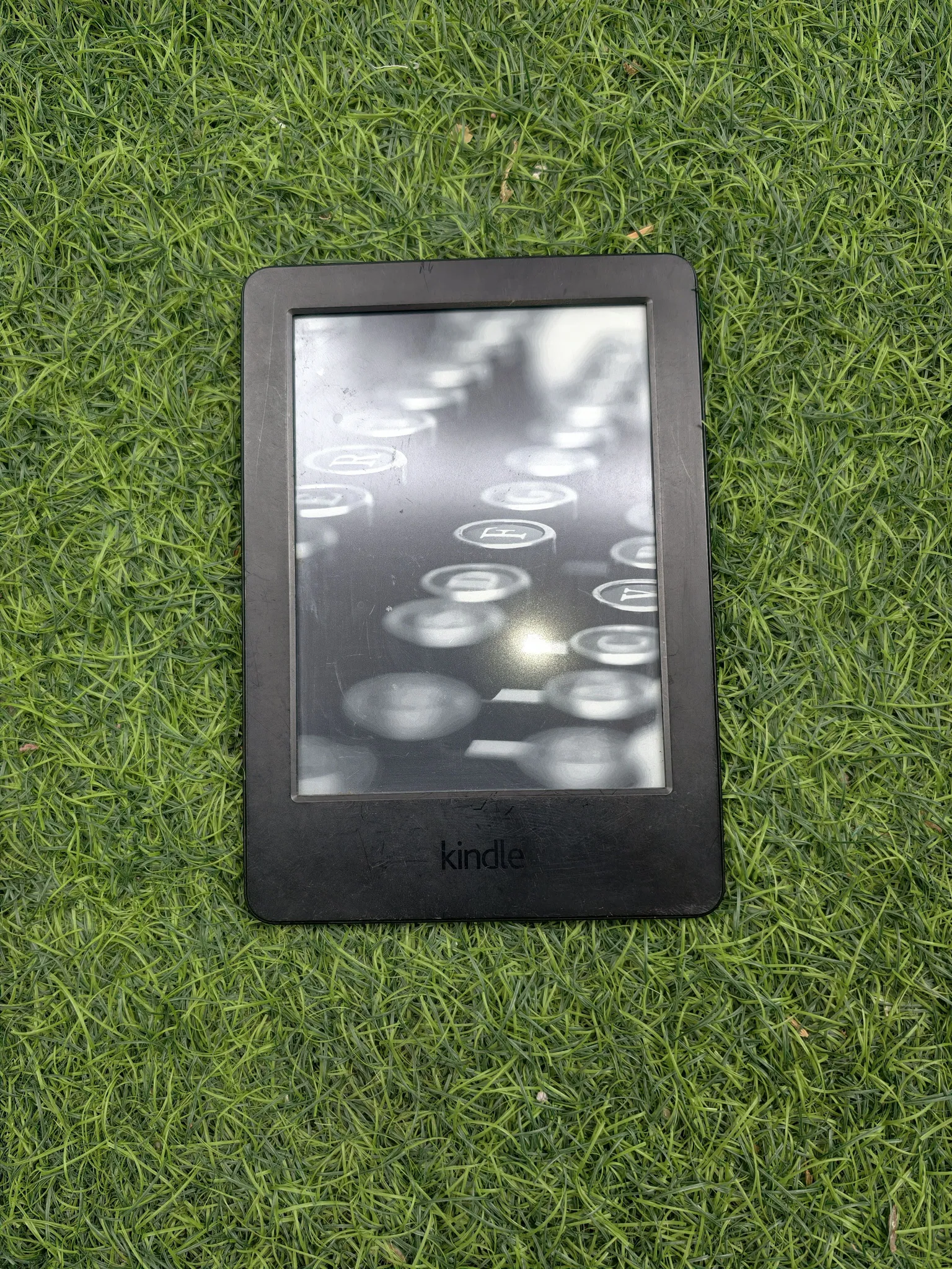 Sold second hand Kindle 7th Gen E-reader With Minor Screen Marks on Resellpur