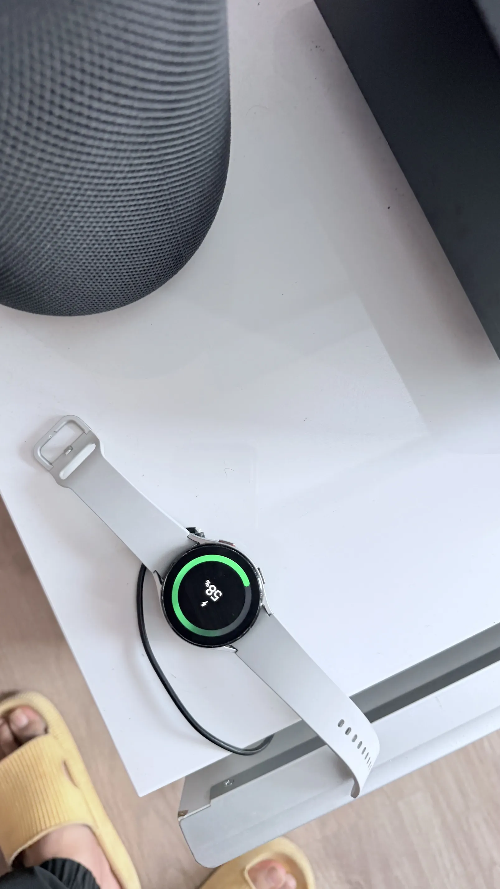 Sold second hand Samsung Galaxy Watch 4 GPS - Used - Smartwatch - Silver - Original Charger Included on Resellpur