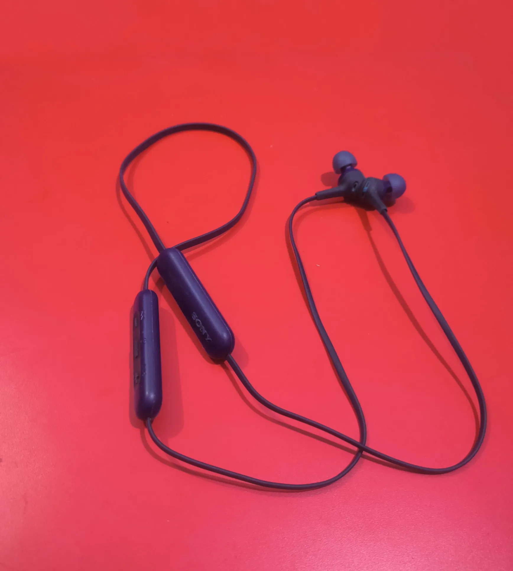 Sold second hand Sony WI-XB400 Wireless Neckband Headphones, Good Condition, Extra Bass on Resellpur