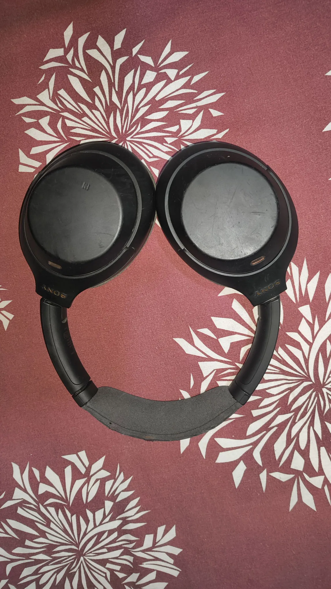 Buy used Sony WH-1000XM4 wireless headphones online on Resellpur