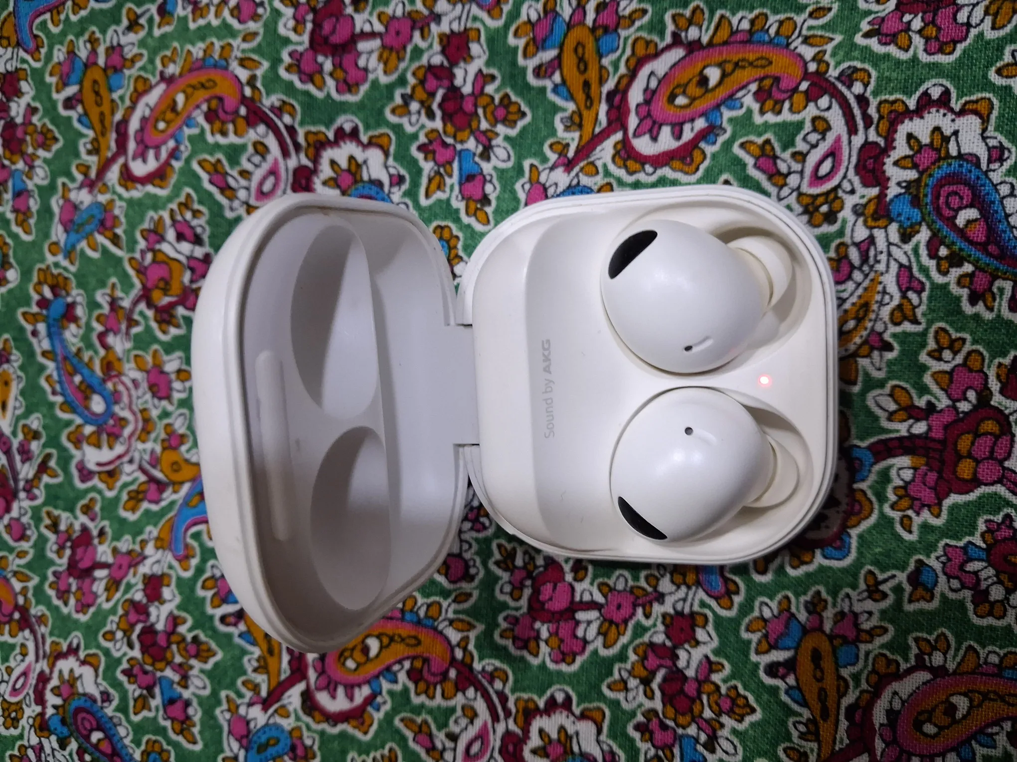 Buy used Samsung Galaxy Buds 2 Pro White Wireless Earbuds With ANC online on Resellpur