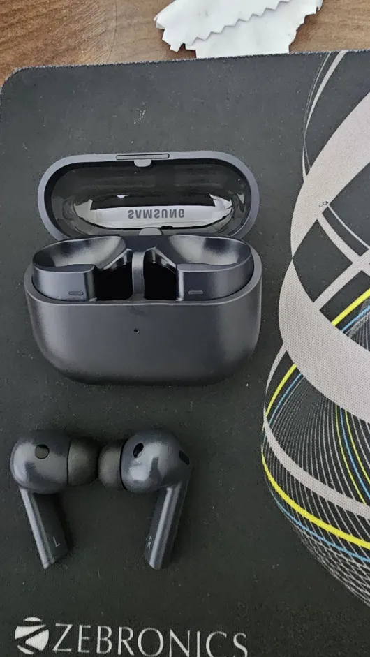 Buy used Samsung Galaxy Buds3 FE True Wireless Earbuds Black - Active Noise Cancellation online on Resellpur