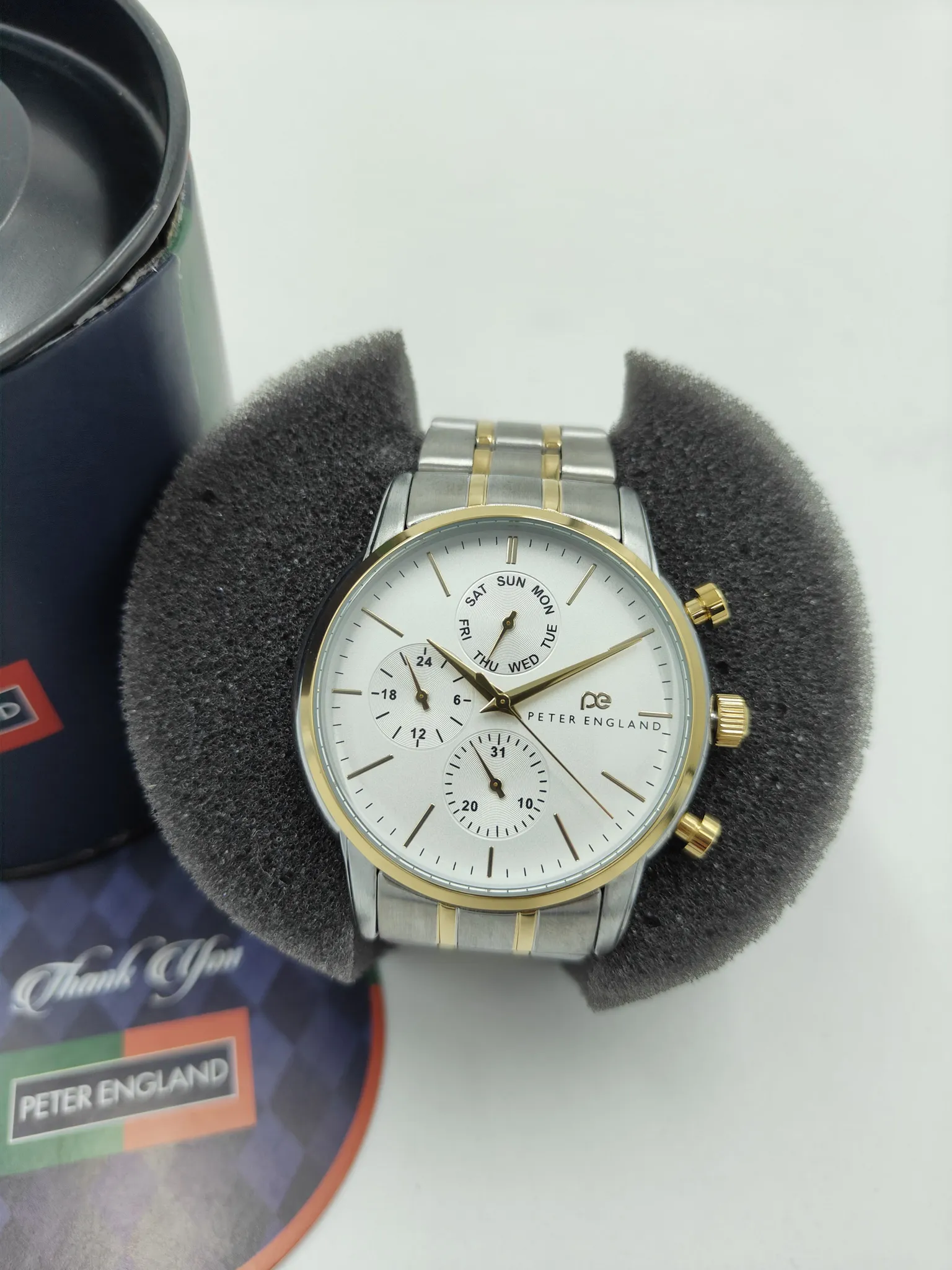 Peter England New Men Analogue Watch Silver & Gold