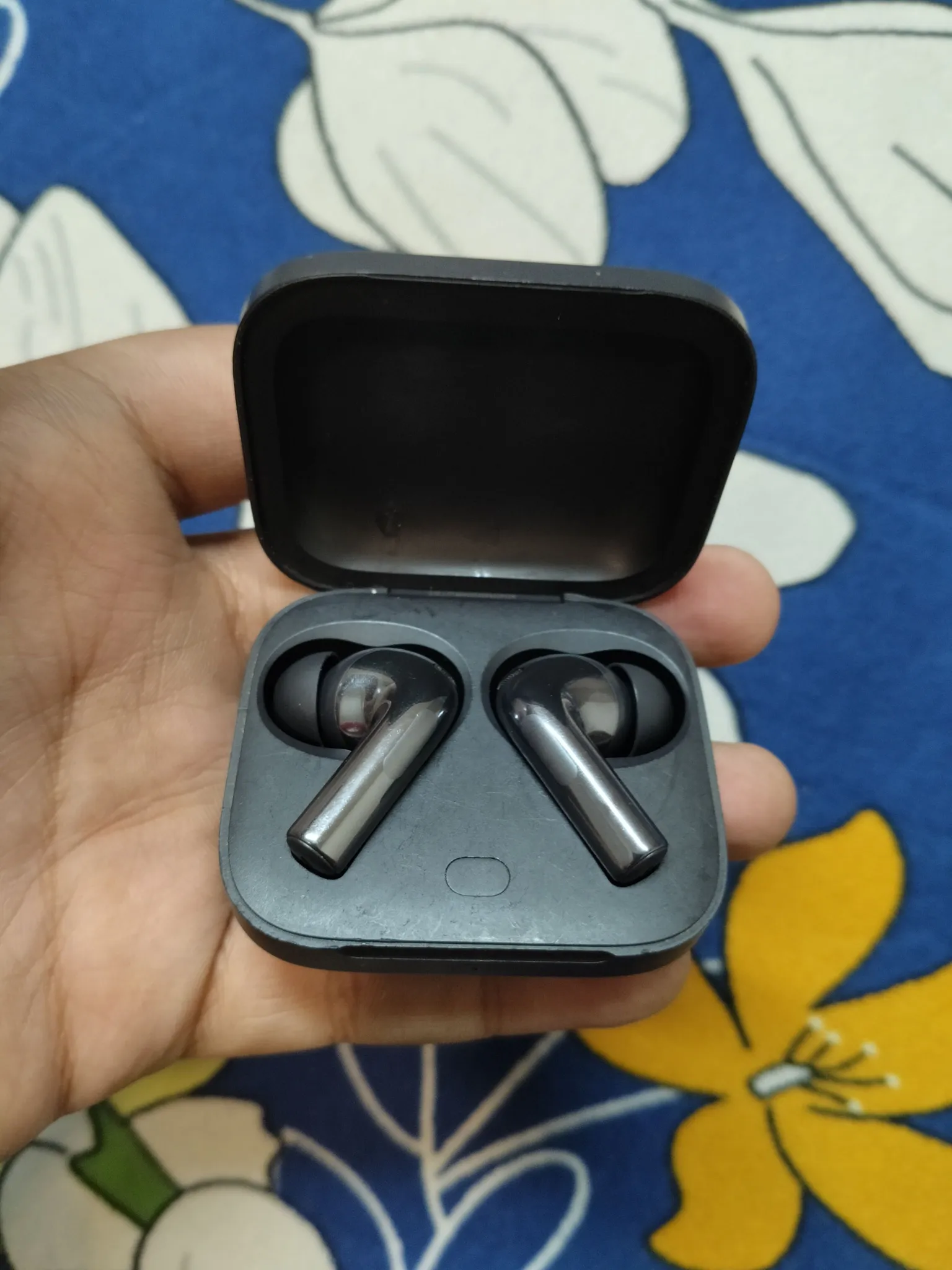 Buy used Oneplus buds 3 online on Resellpur