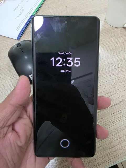 Buy used Oppo Reno 11 5G 8GB 256GB Mint Green Smartphone - Good Condition online on Resellpur