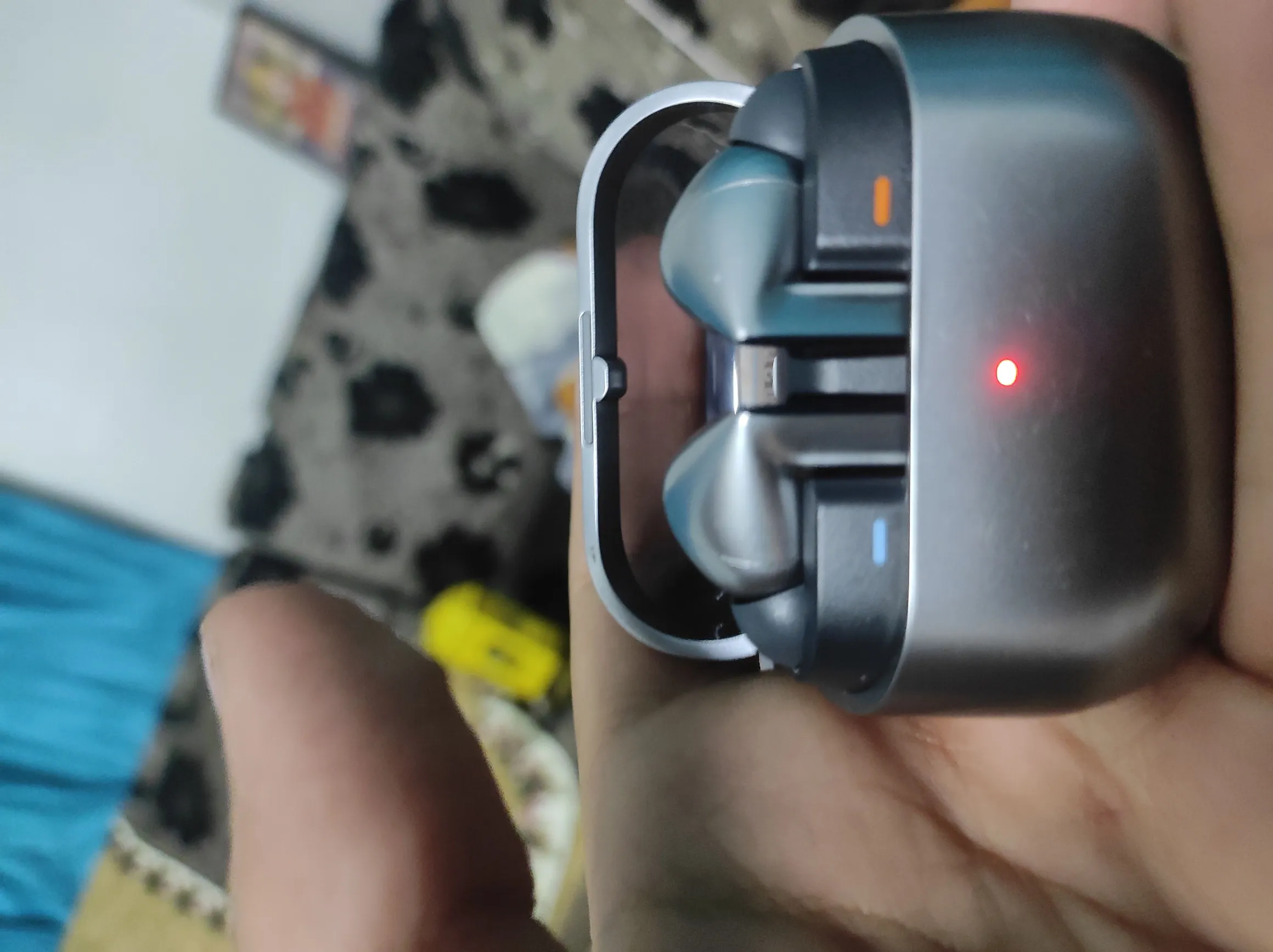 Buy used Samsung Galaxy Buds 3 Pro - Good Condition - Wireless Earbuds - Gray online on Resellpur