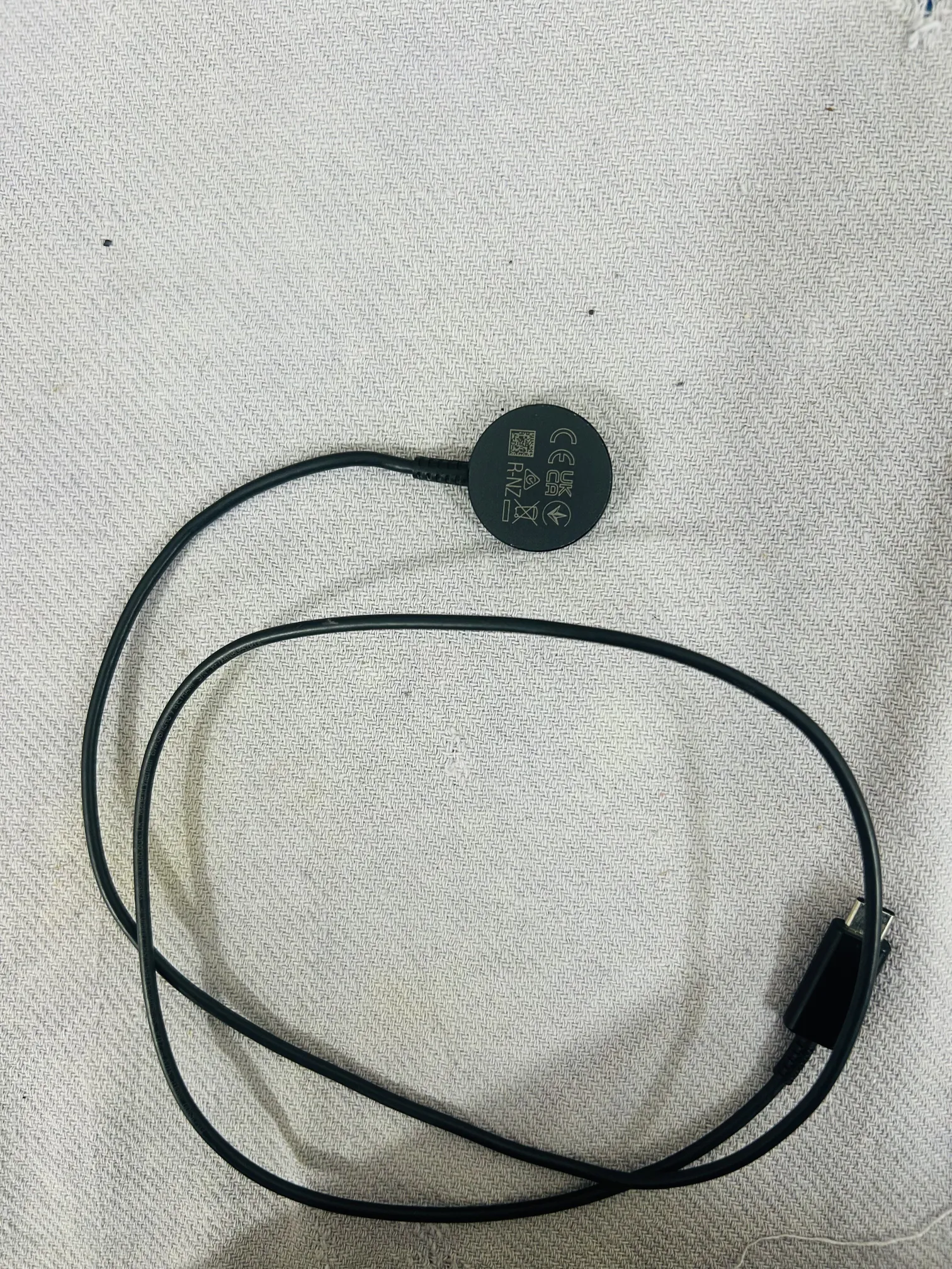 Buy used Samsung Watch Wireless Charging Cable (universal) - Good Condition - Black online on Resellpur