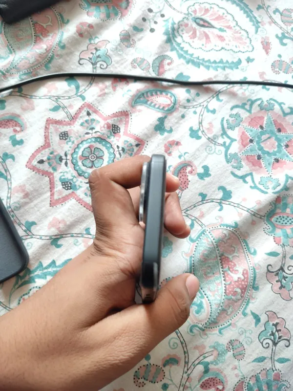 Buy used Apple Iphone 15 128GB Black Good Condition With Accessories online on Resellpur
