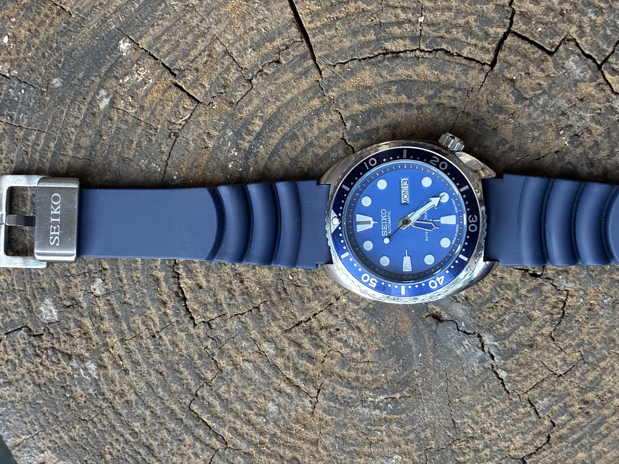 Sold second hand Seiko Diver Mod Watch 6309 Caliber Blue Rubber Strap on Resellpur
