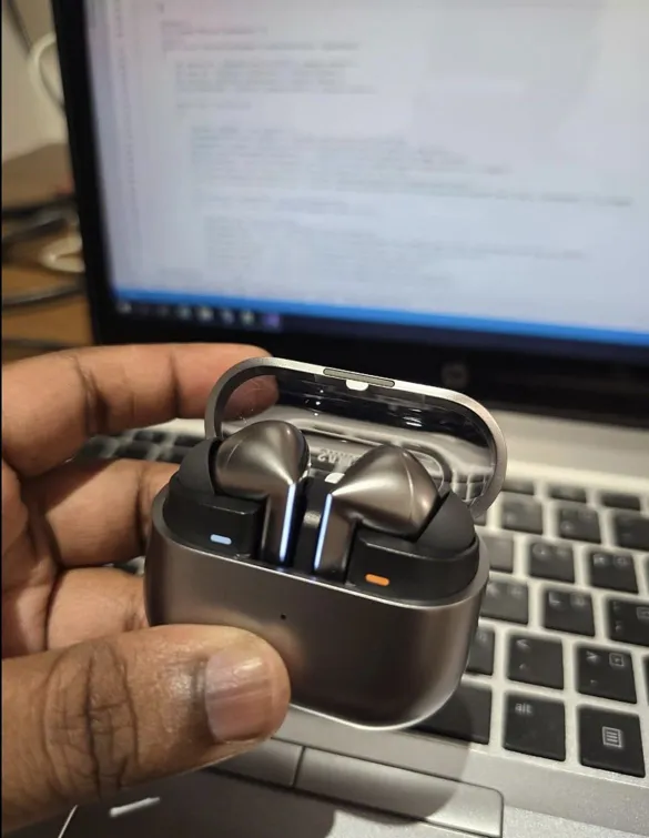 Buy used Samsung Galaxy Buds3 Pro - Used - Unisex - Earbuds - Gray - - Excellent Sound Quality online on Resellpur