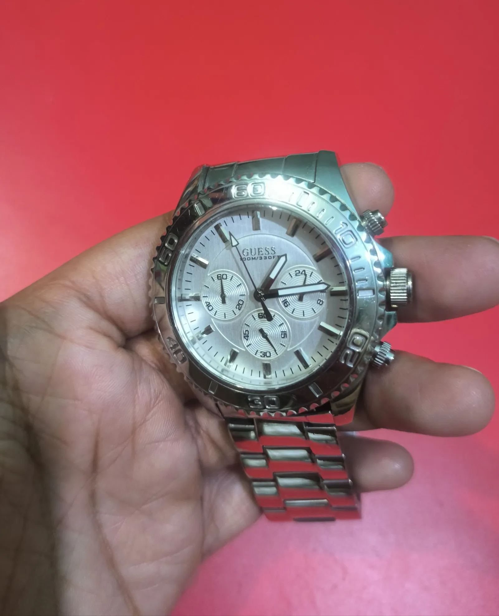 GUESS Men's Stainless Steel Wristwatch Silver Dial