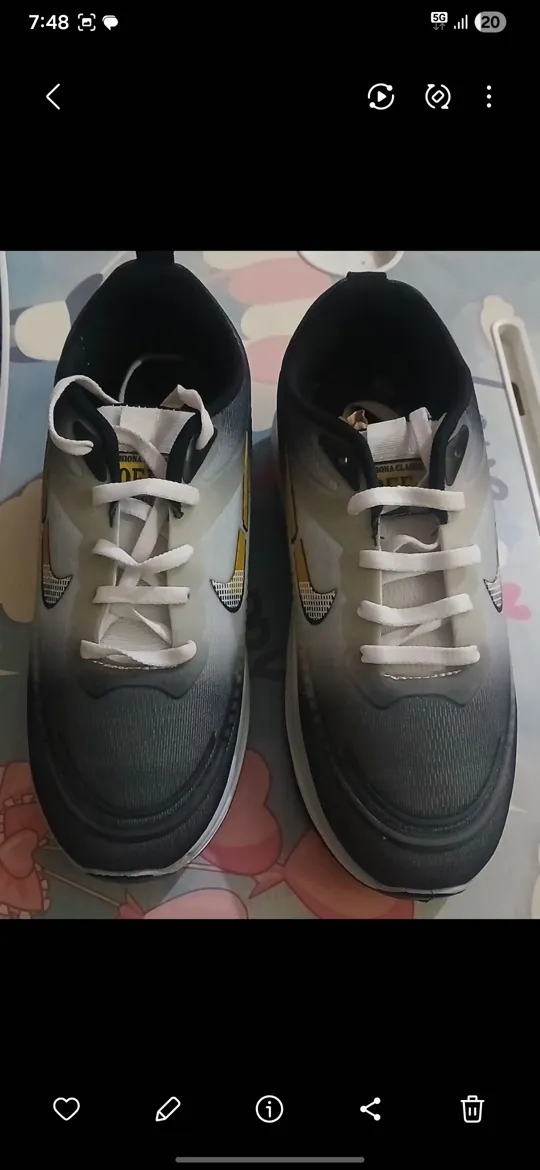 Camro New Shoes - Like New - Unisex - Sneakers - White & Grey - Size 9 - Lightweight