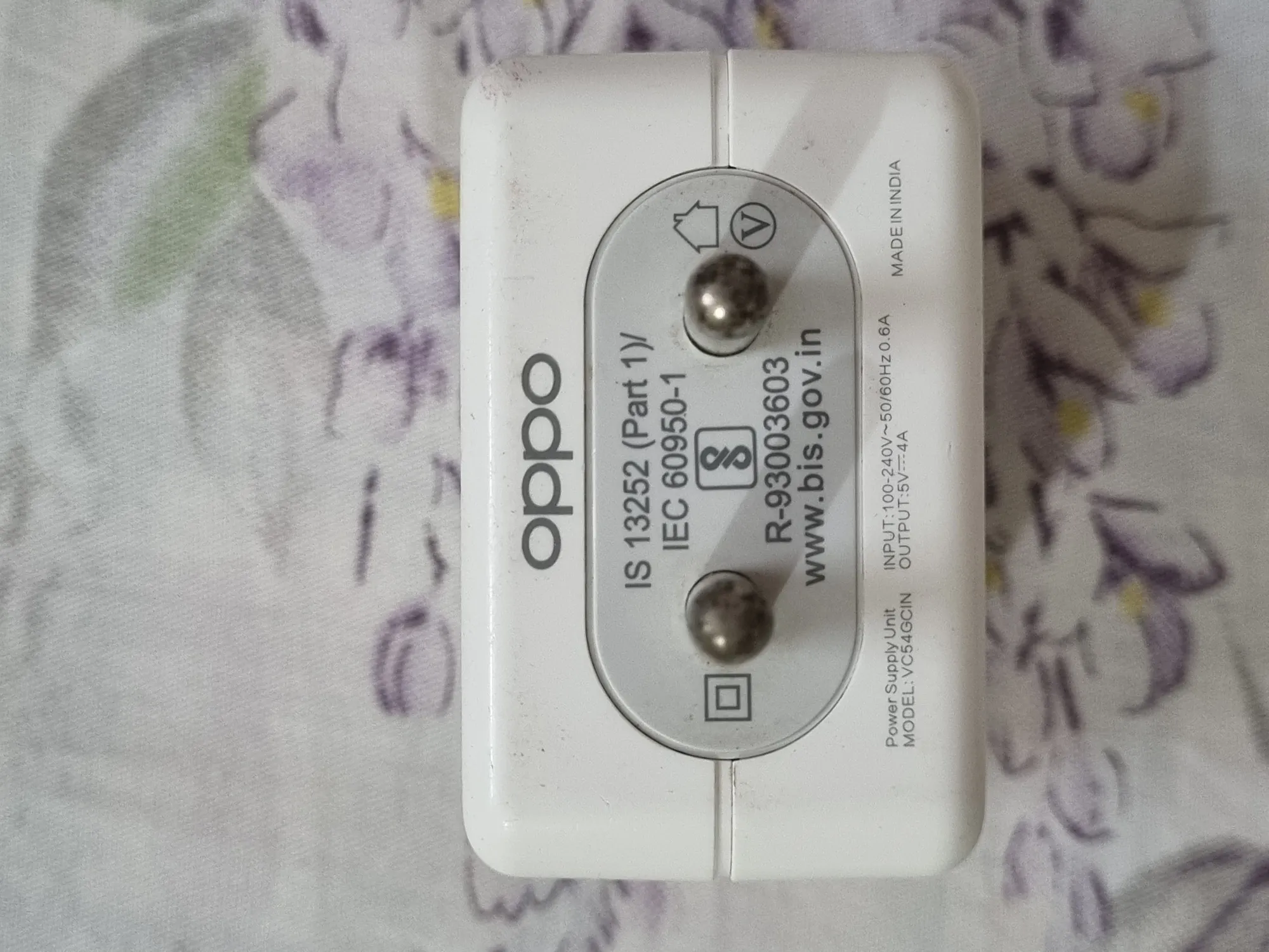 Buy used OPPO Original Vooc Charger 20W White Adapter online on Resellpur