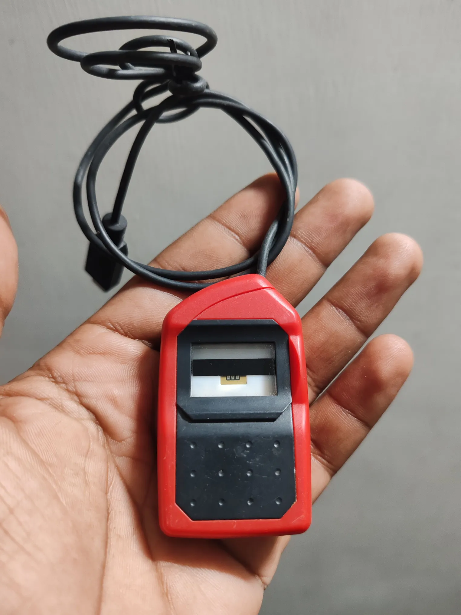 Buy used IDEMIA Morpho MSO 1300 E3 RD L1 Fingerprint Scanner | Pre-loved | Red | USB Type-c online on Resellpur