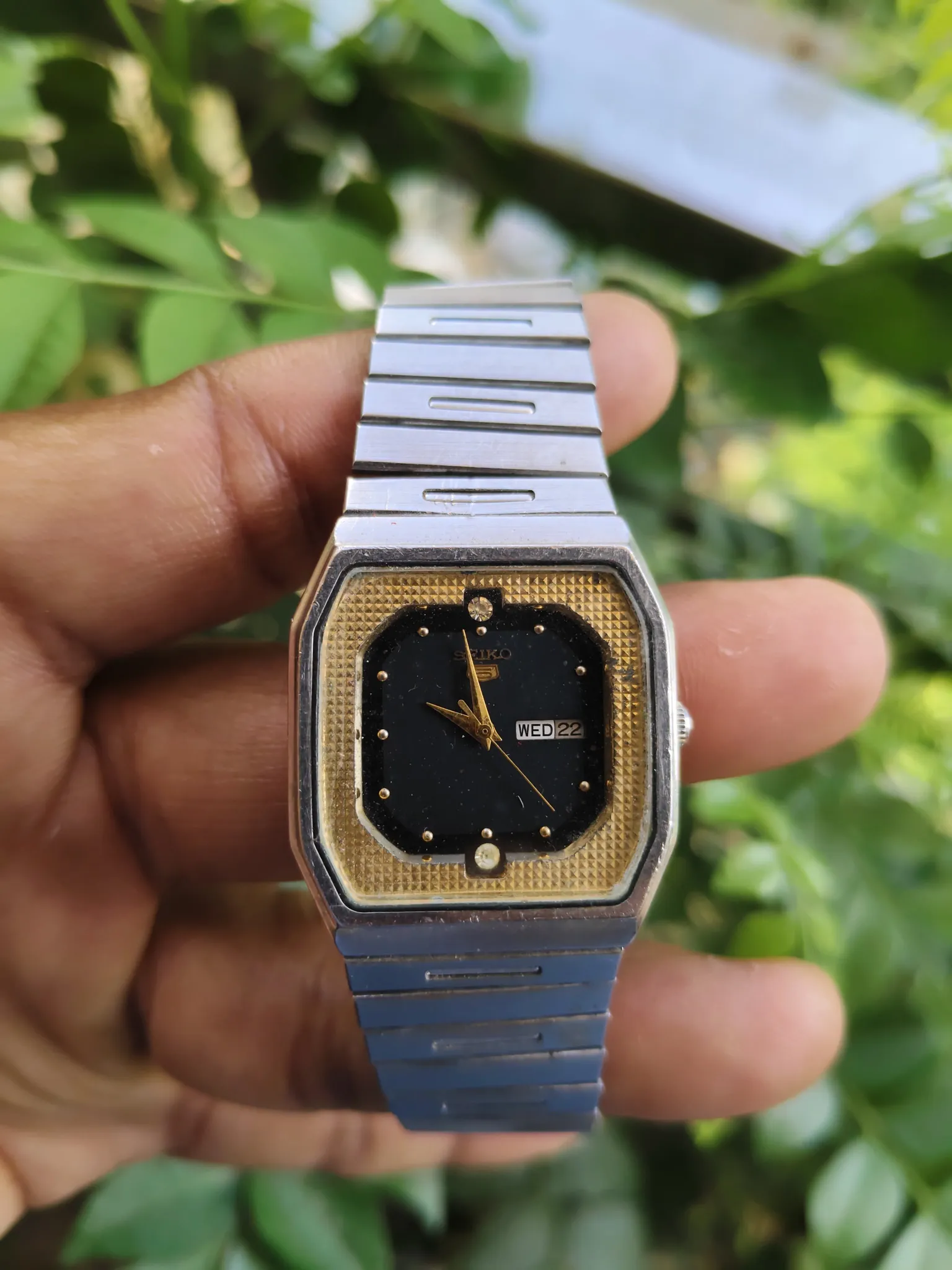 Buy used Seiko Vintage Automatic Watch - Authentic Retro Square TV Dial - Black & Gold online on Resellpur