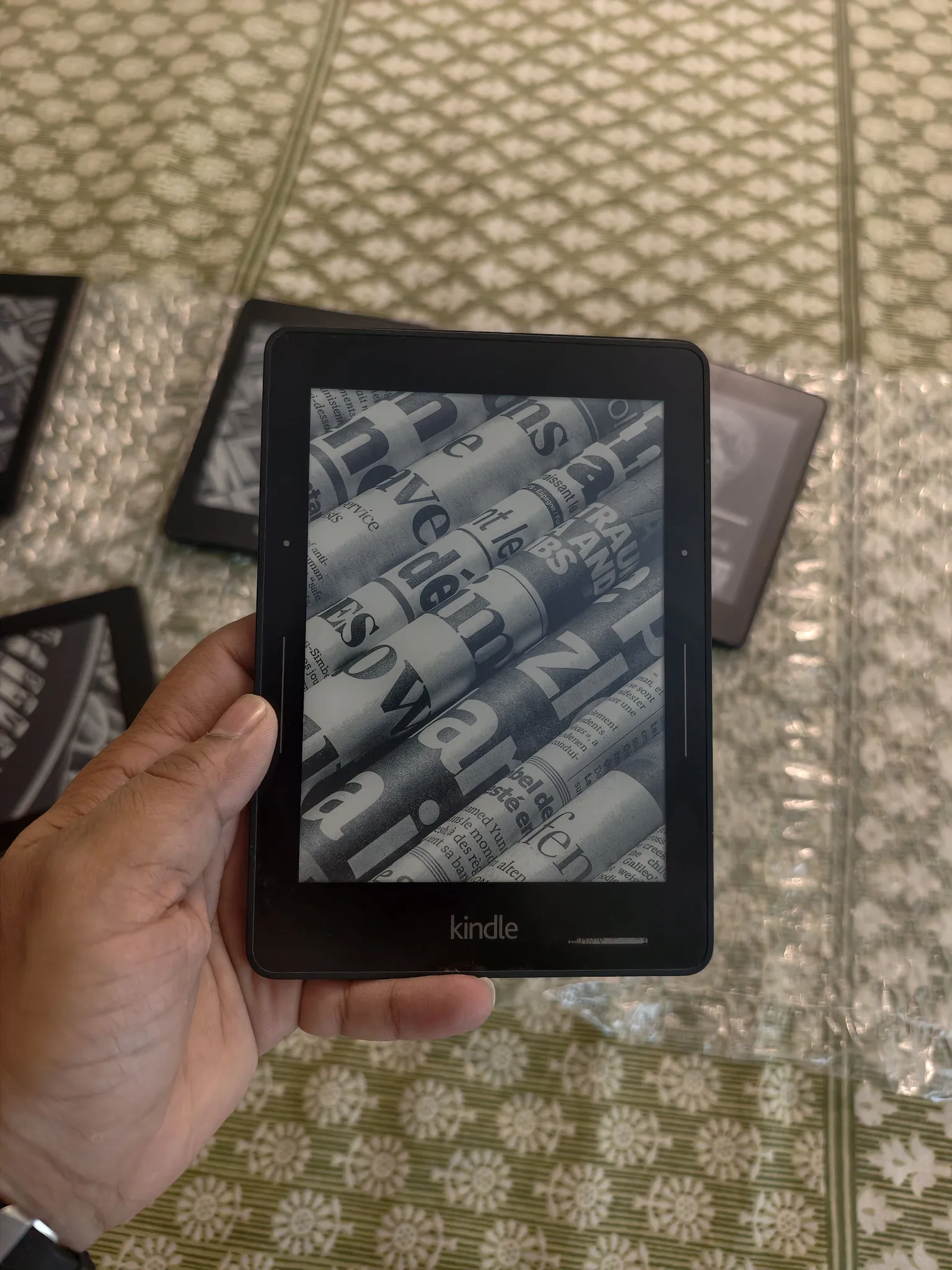 Buy used Kindle Voyage Paperwhite E-reader, Good Condition, With Charging Cable online on Resellpur