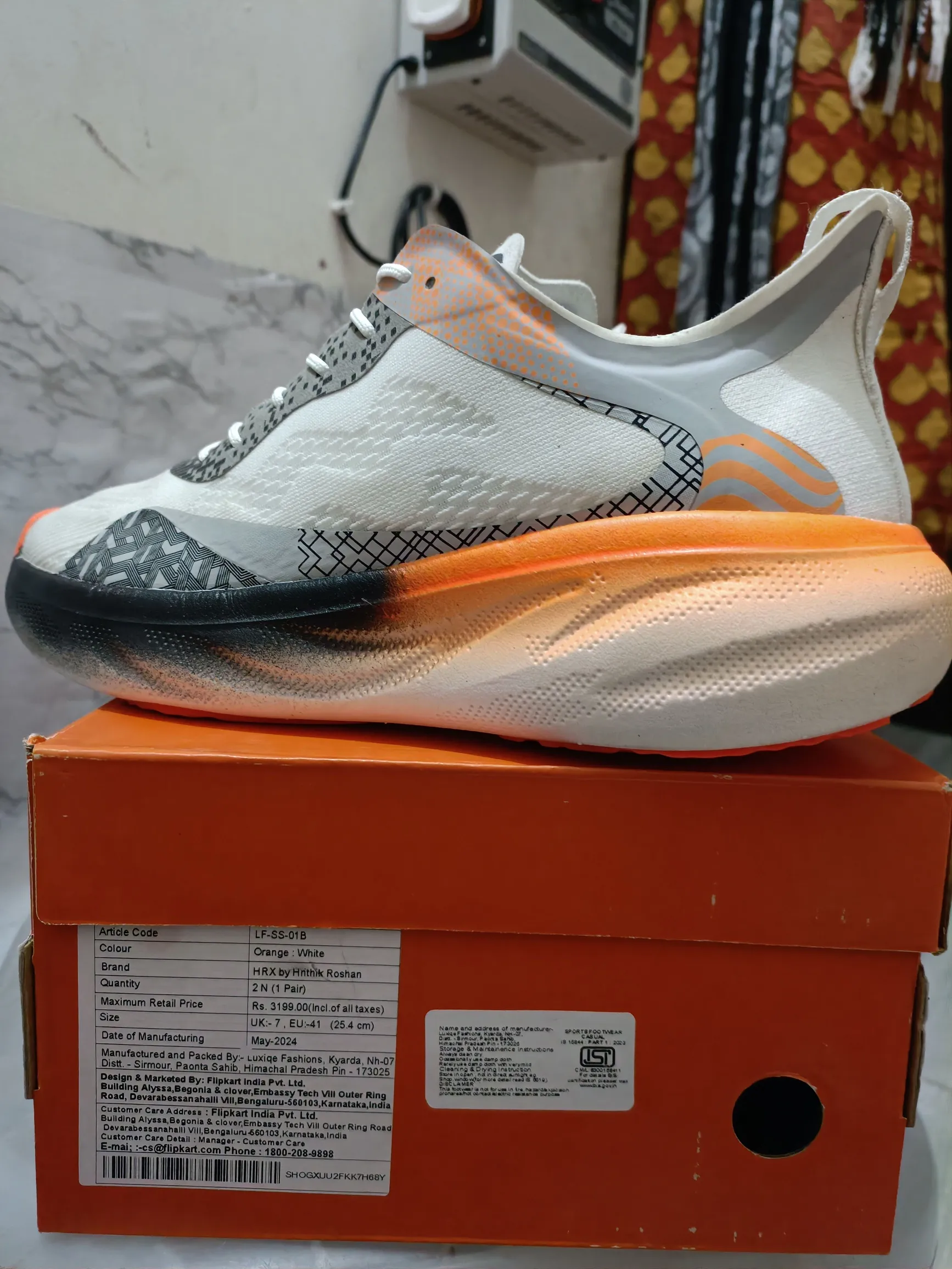 HRX Men's UK7 Premium Casual Running Shoes - Black