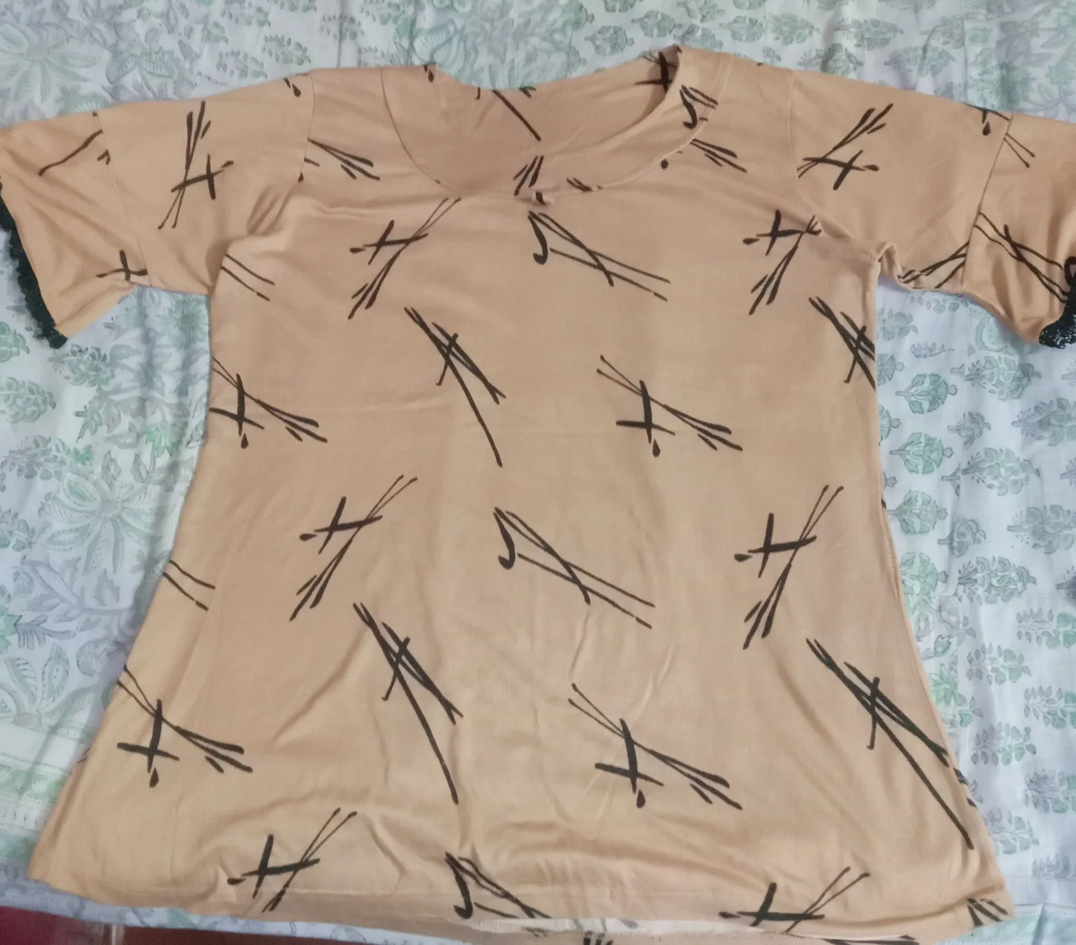 Trendy Girls Top XL Brown Soft Comfortable With Unique Pattern