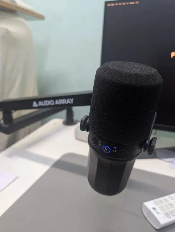 Sold second hand FDUCE SL40 Vocal Dynamic Podcast Microphone & Audio Array AA-19 Mic Stand - Black on Resellpur