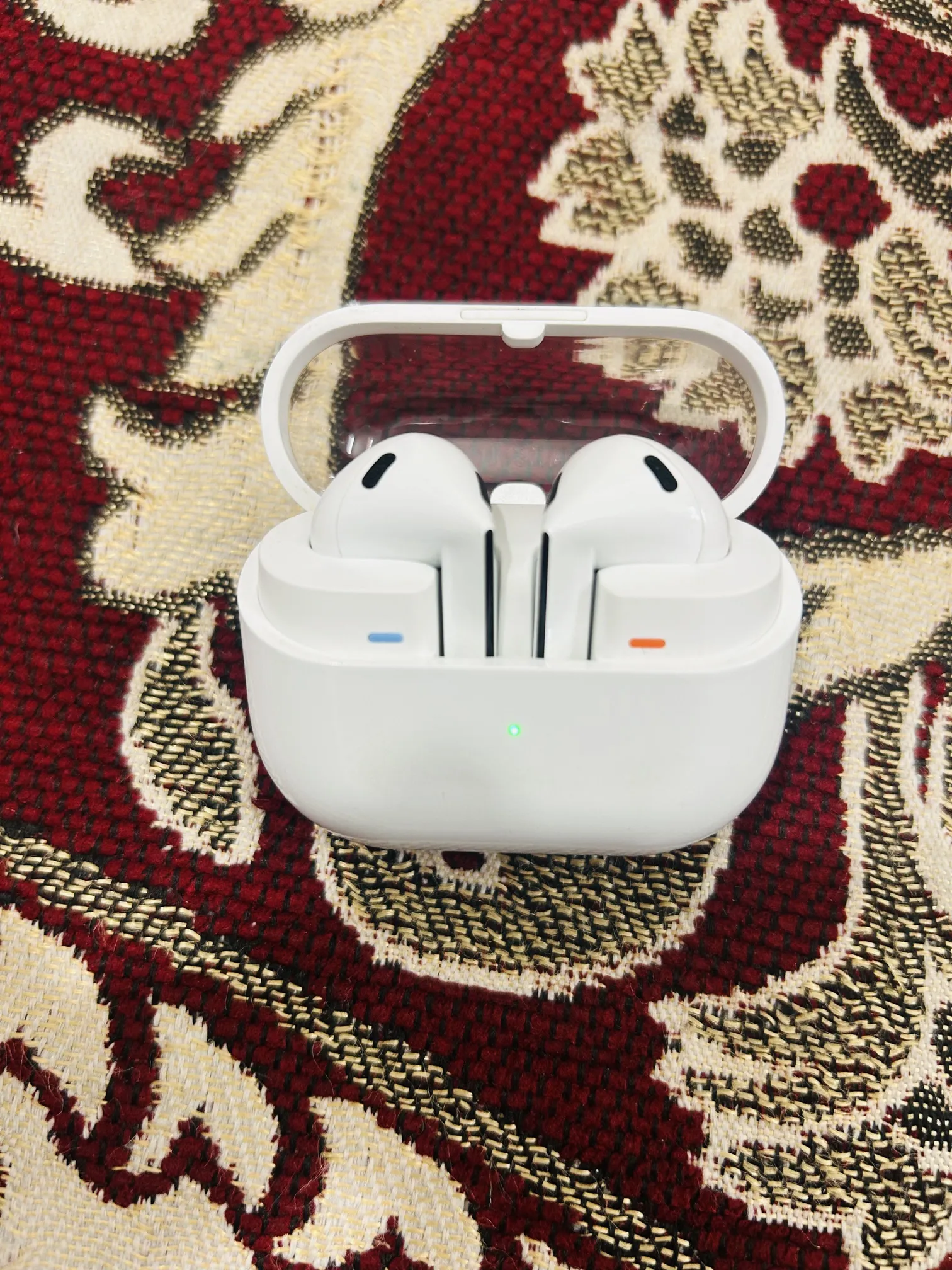 Buy used Samsung Galaxy Buds3 White Wireless Earbuds Good Condition online on Resellpur