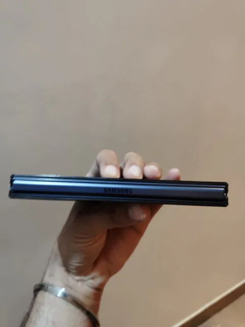 SAMSUNG Galaxy Z Fold 6 - 256GB, 12GB RAM, Snapdragon 8 Gen 3