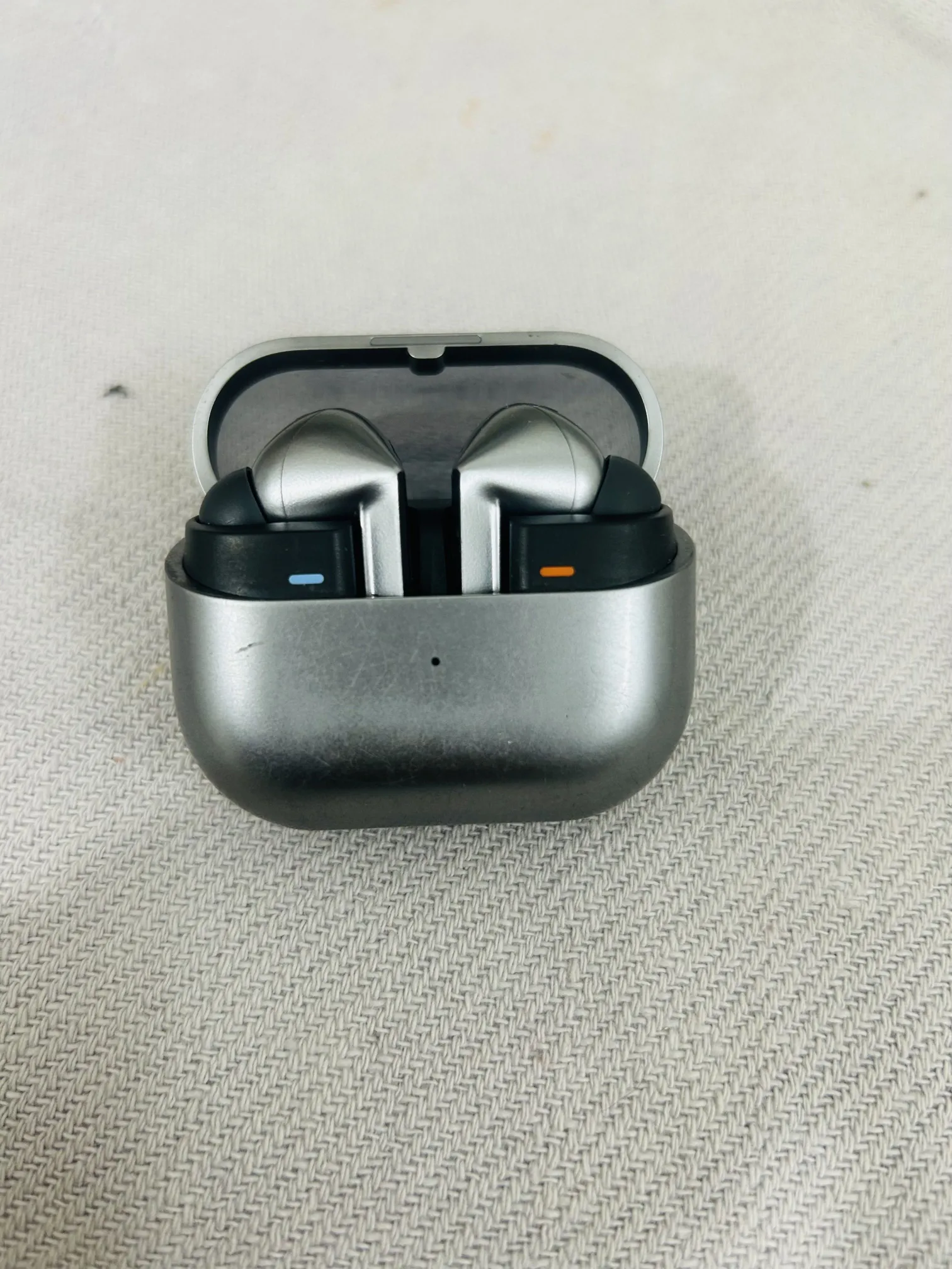 Buy used Samsung Galaxy Buds3 Pro - Used - Wireless Earbuds - Silver - Good Sound Quality online on Resellpur