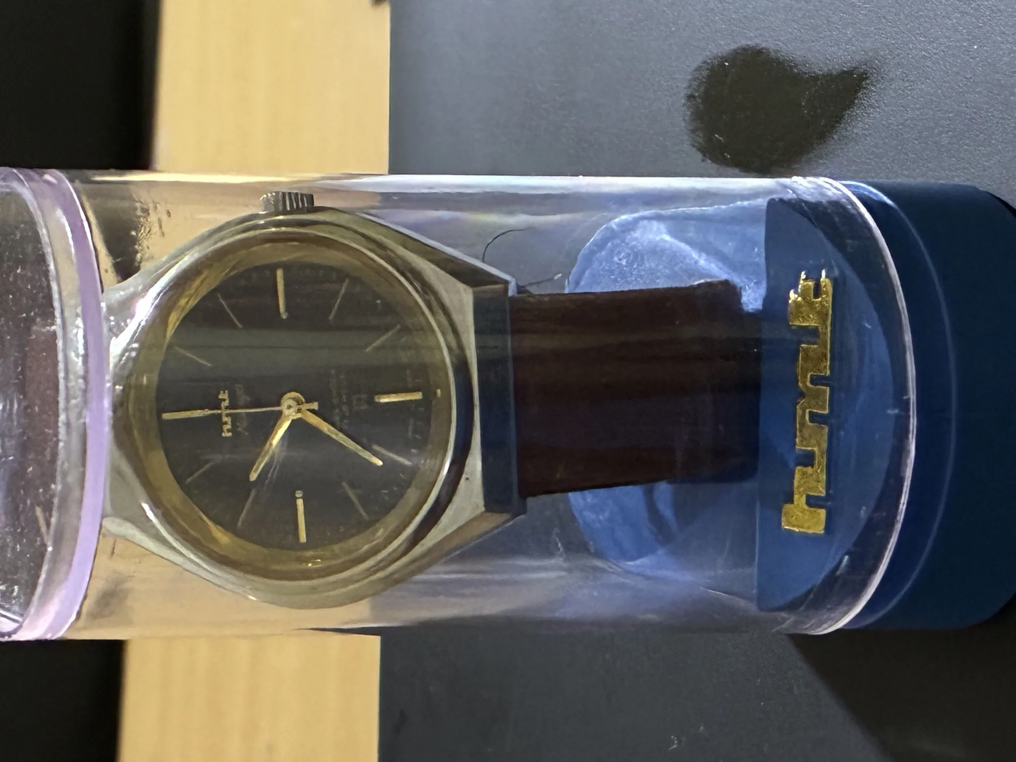 Buy used HMT Maurya Mechanical Men's Vintage Wristwatch Gold Black online on Resellpur