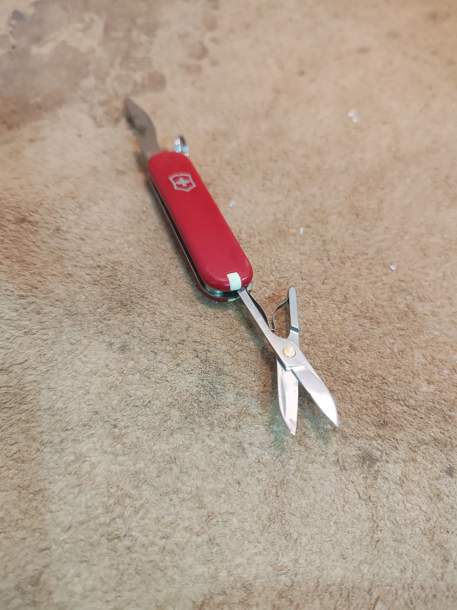 Sold second hand Victorinox Classic Jetsetter Swiss Army Knife Red Silver Keychain Multitool on Resellpur