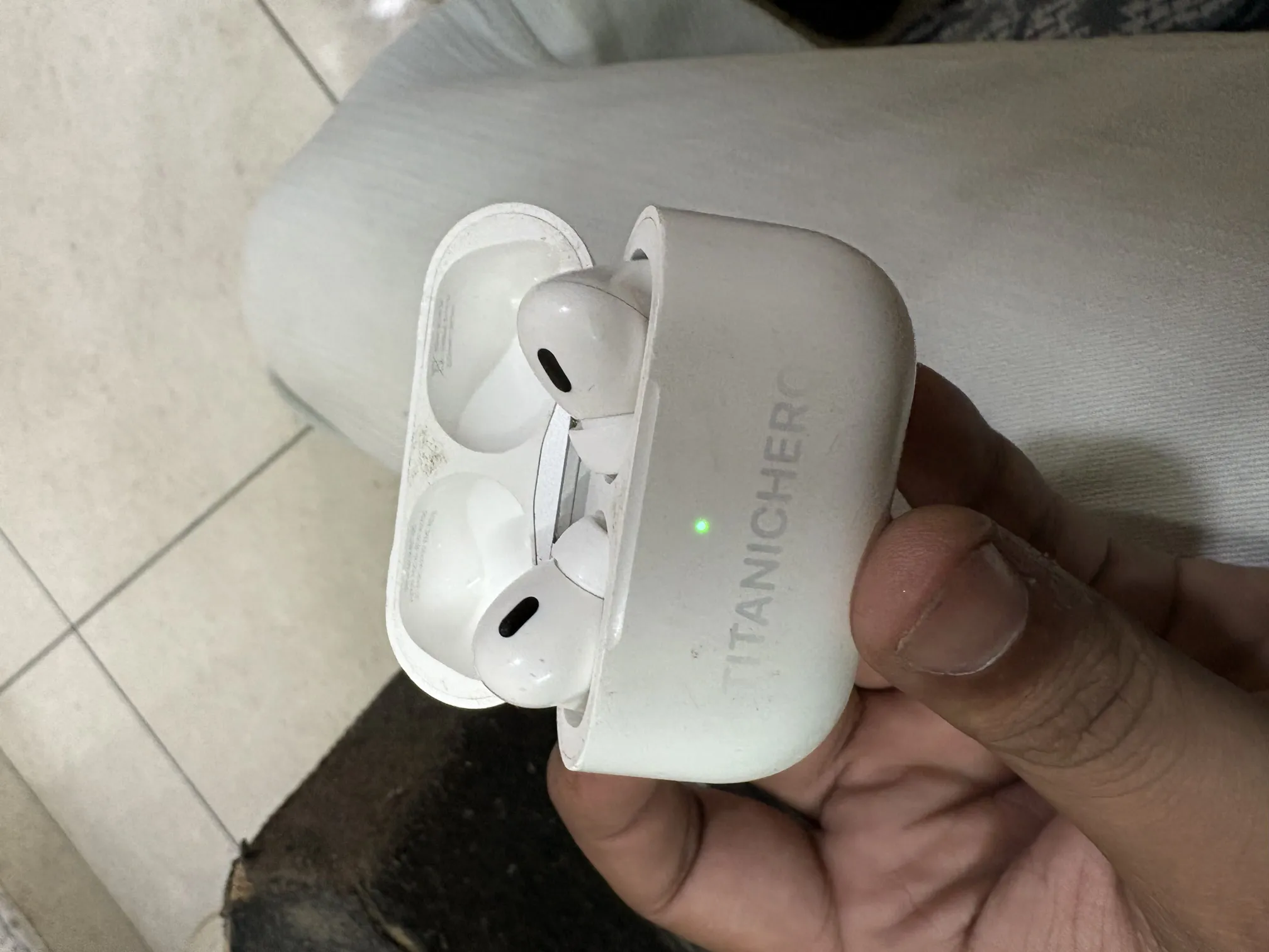 Apple Airpods Pro 2 With Original Box And Engraving - Excellent Condition