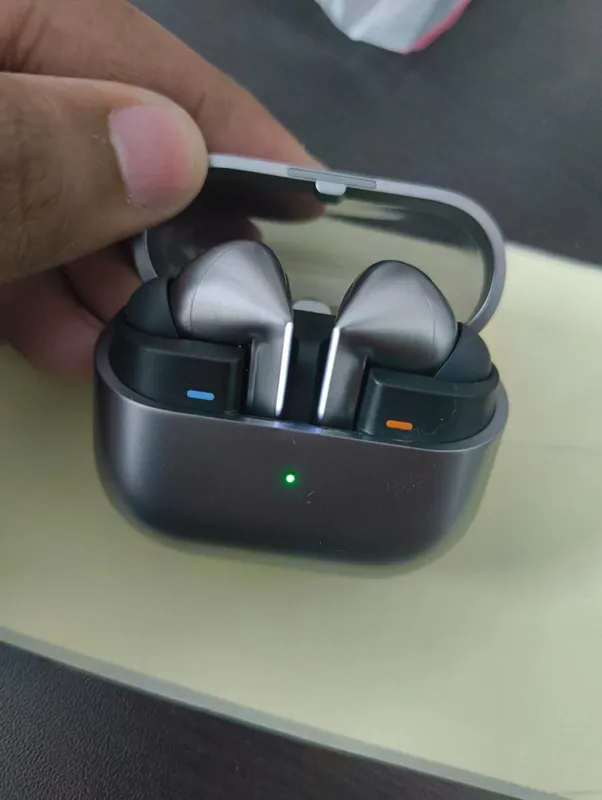 Samsung Galaxy Buds3 Pro - Used - Unisex - Earbuds - Gray - AI Sound Customization