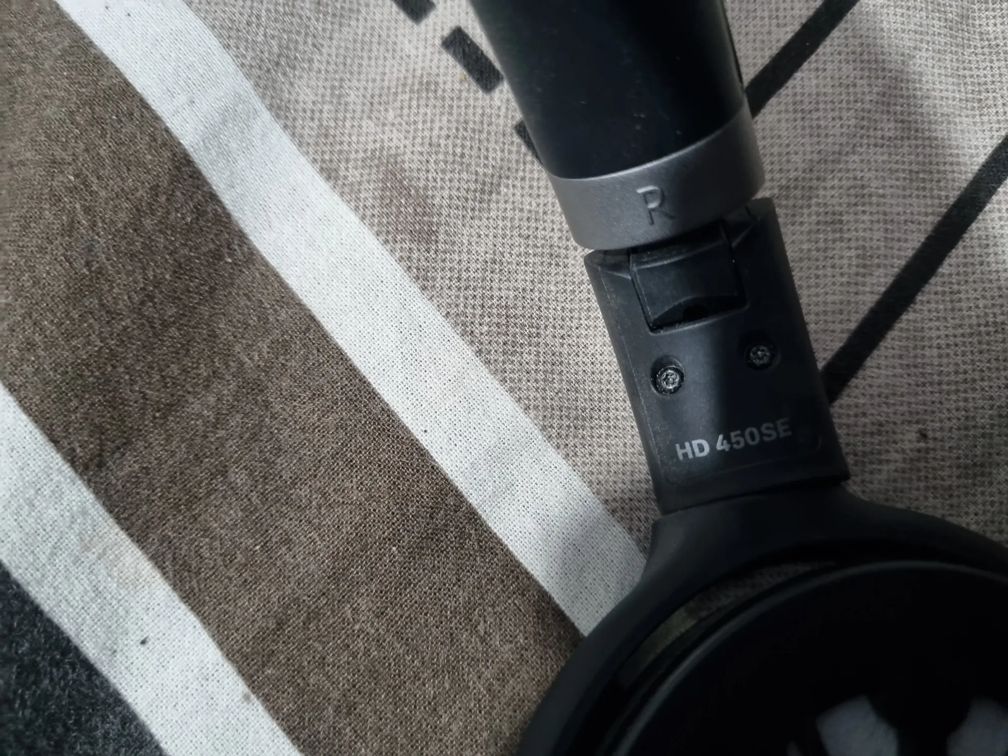 Buy used Sennheiser HD 450SE Wireless Bluetooth Headphones Black online on Resellpur