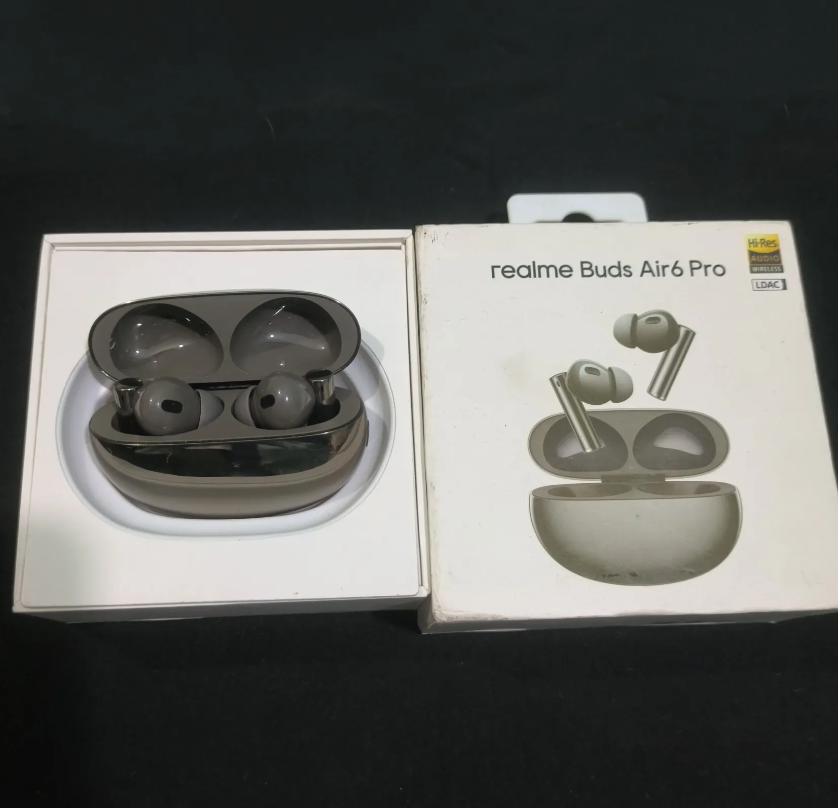 Buy used Realme Buds Air 6 Pro Best Condition Grey Wireless Earbuds With ANC online on Resellpur