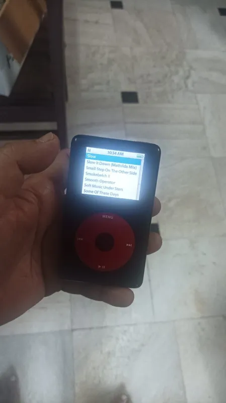 Buy used Apple Ipod 4th Gen U2 Limited Edition Silver Digital Media Player online on Resellpur