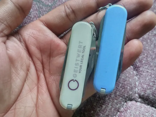 Buy used Victorinox Classic SD Swiss Army Knife Set Of 2 Blue White online on Resellpur