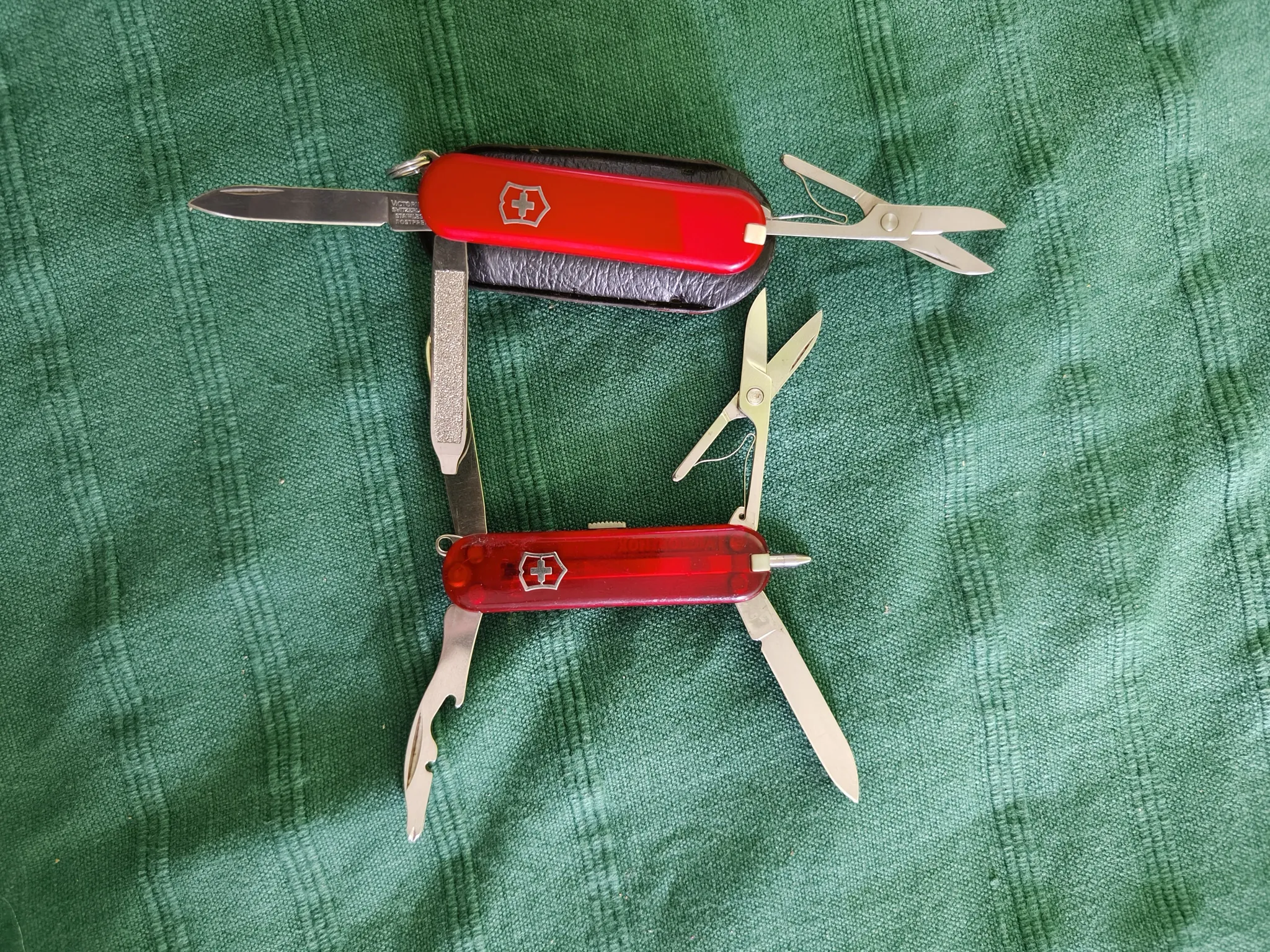 Sold second hand Victorinox Manager And Classic SD Combo 2-piece Multi-tool Set on Resellpur