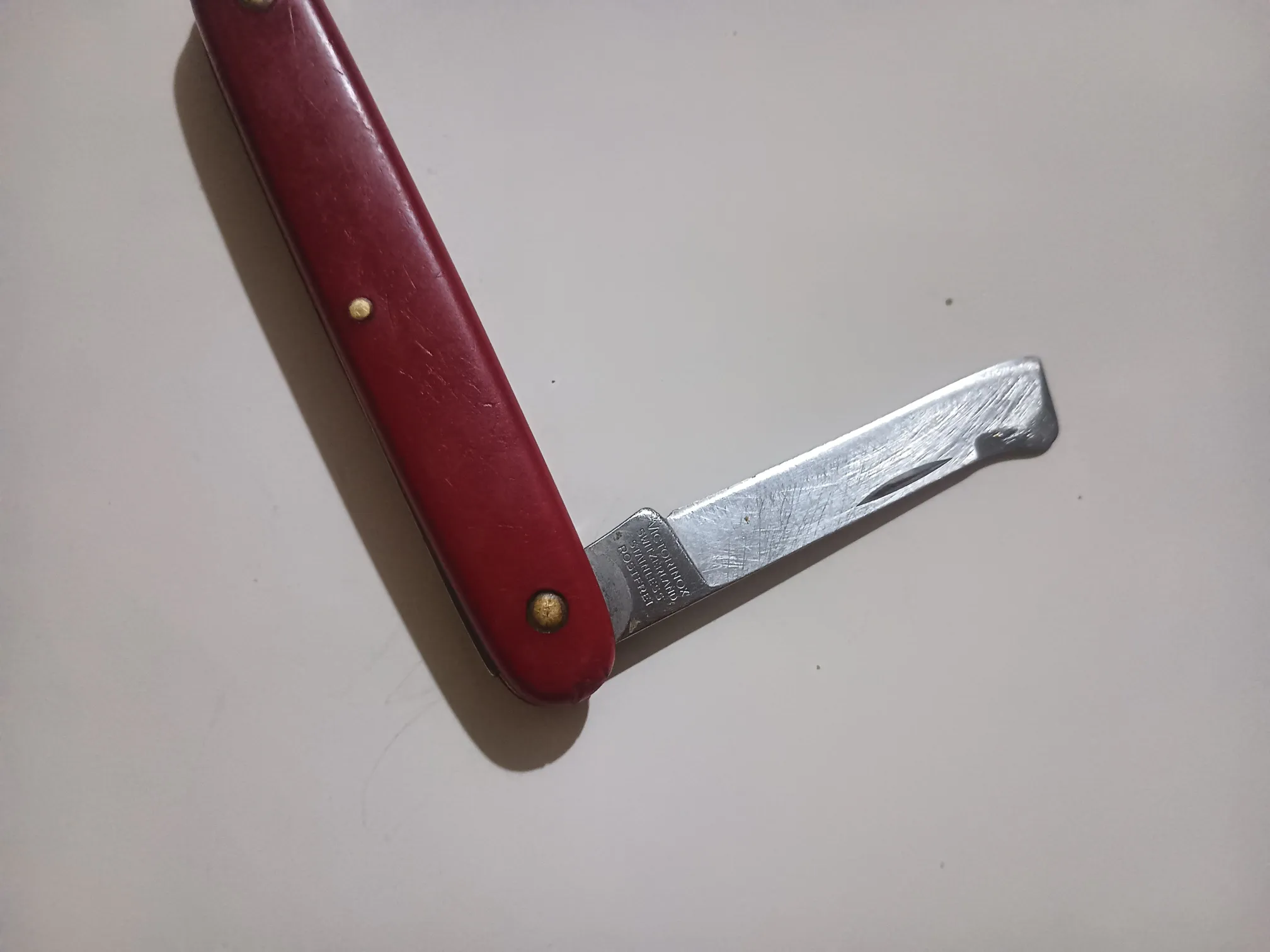Buy used Victorinox Budding & Grafting Knife - Red - 4 Inches - Precision Grafting Tool online on Resellpur