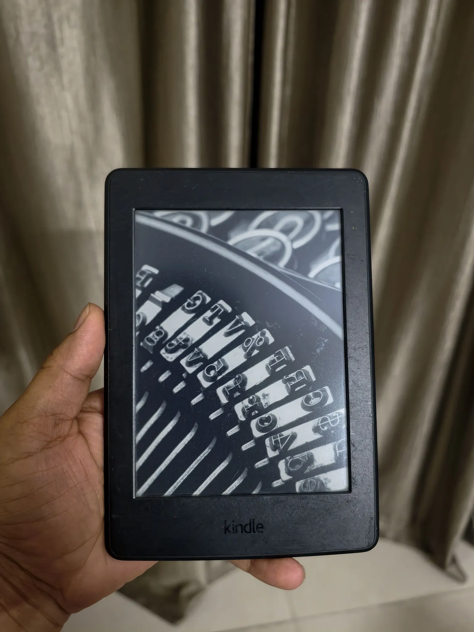 Buy used Kindle Paperwhite 7th Generation Pre-owned, Minor Screen Scratches online on Resellpur
