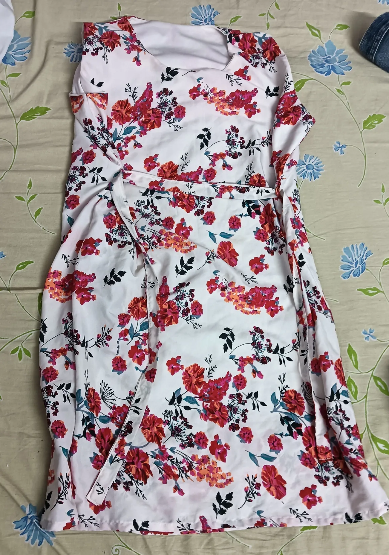 Chic Women's Medium Stretchable A-line Dress With Floral Print